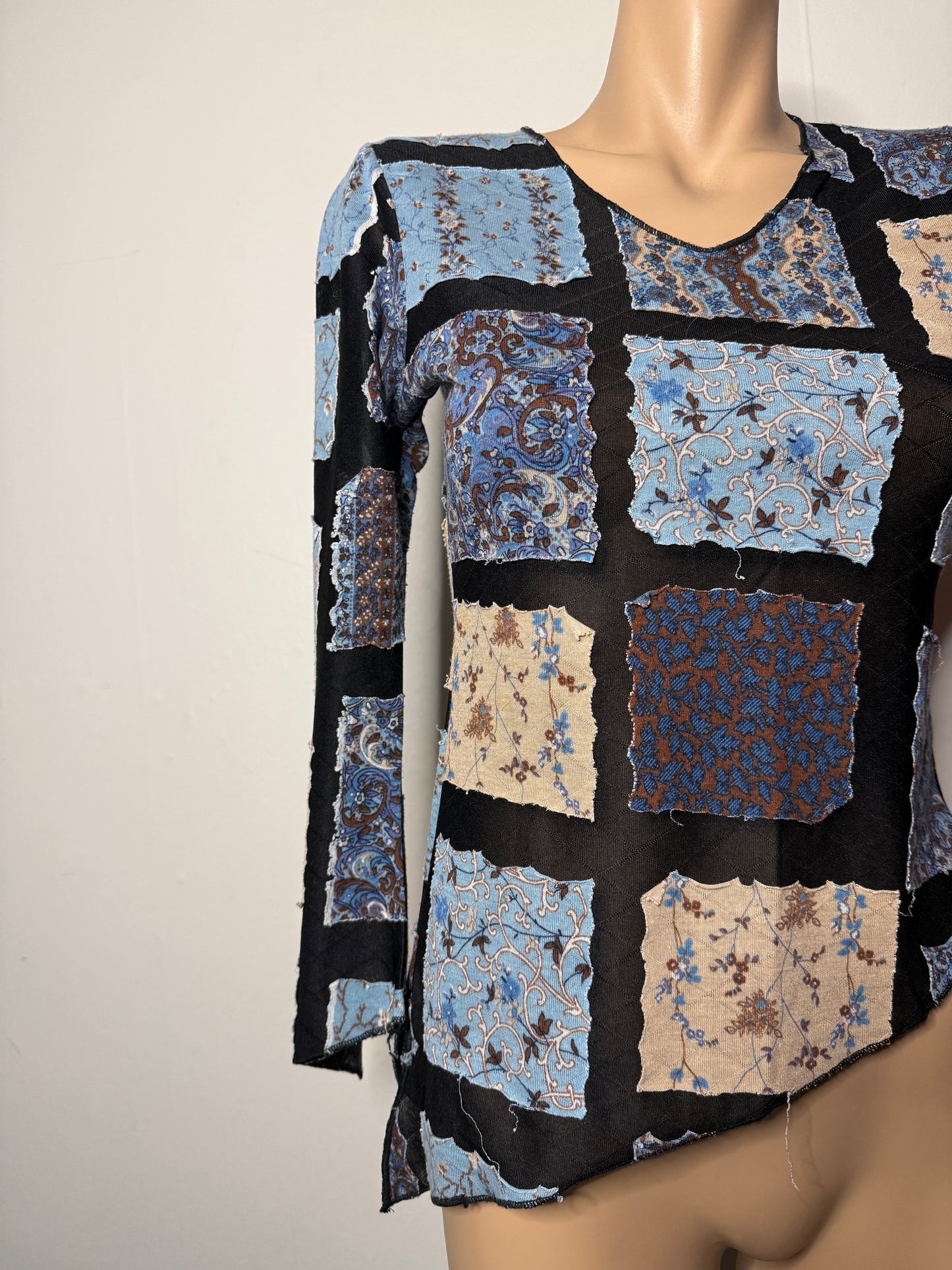 00's Patchwork asymmetrical bell sleeve • Size M