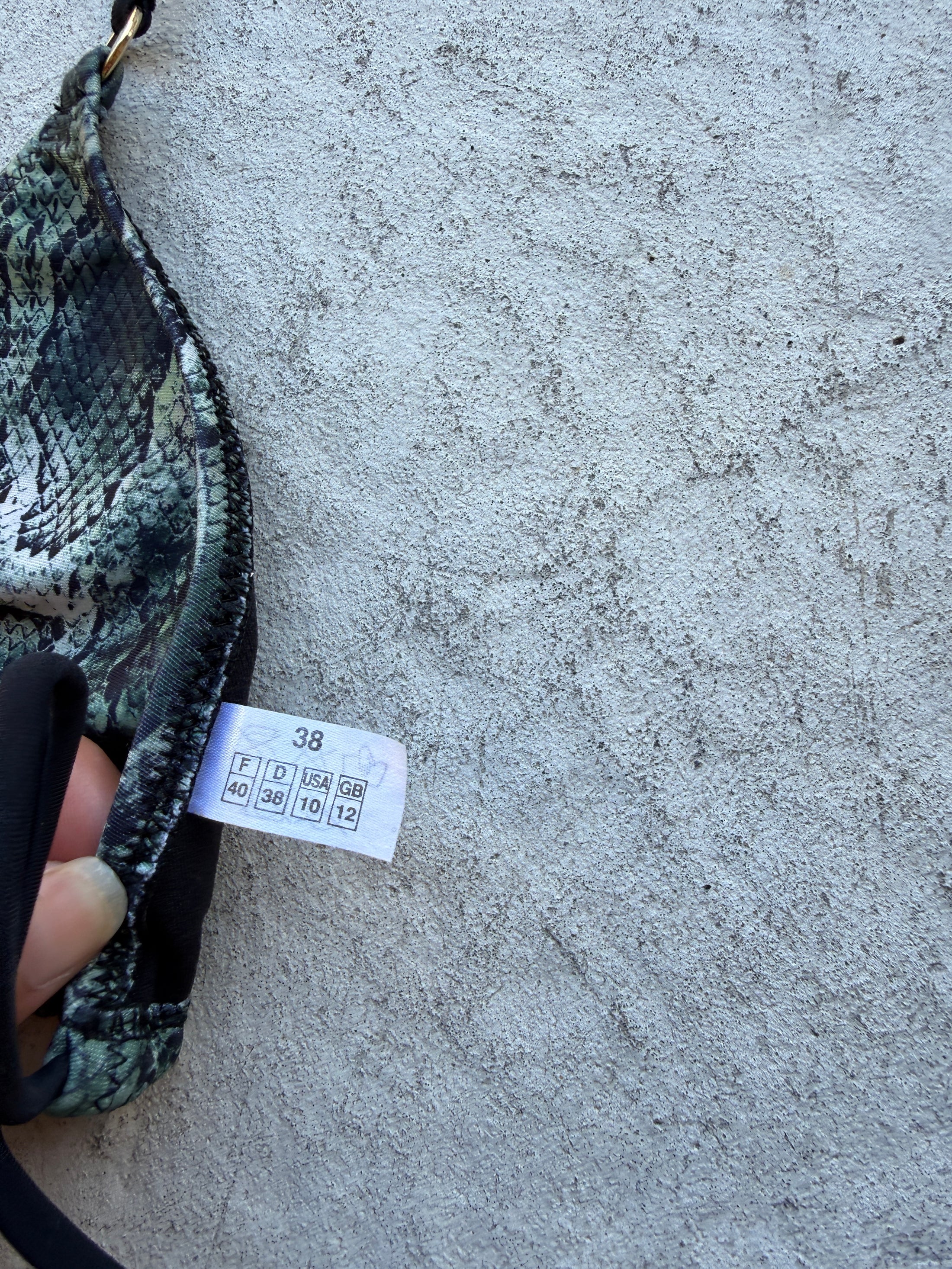 00's Snake print bikini • Size M