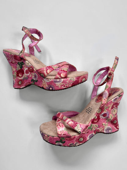 00s Rave platform sandals • Size 7