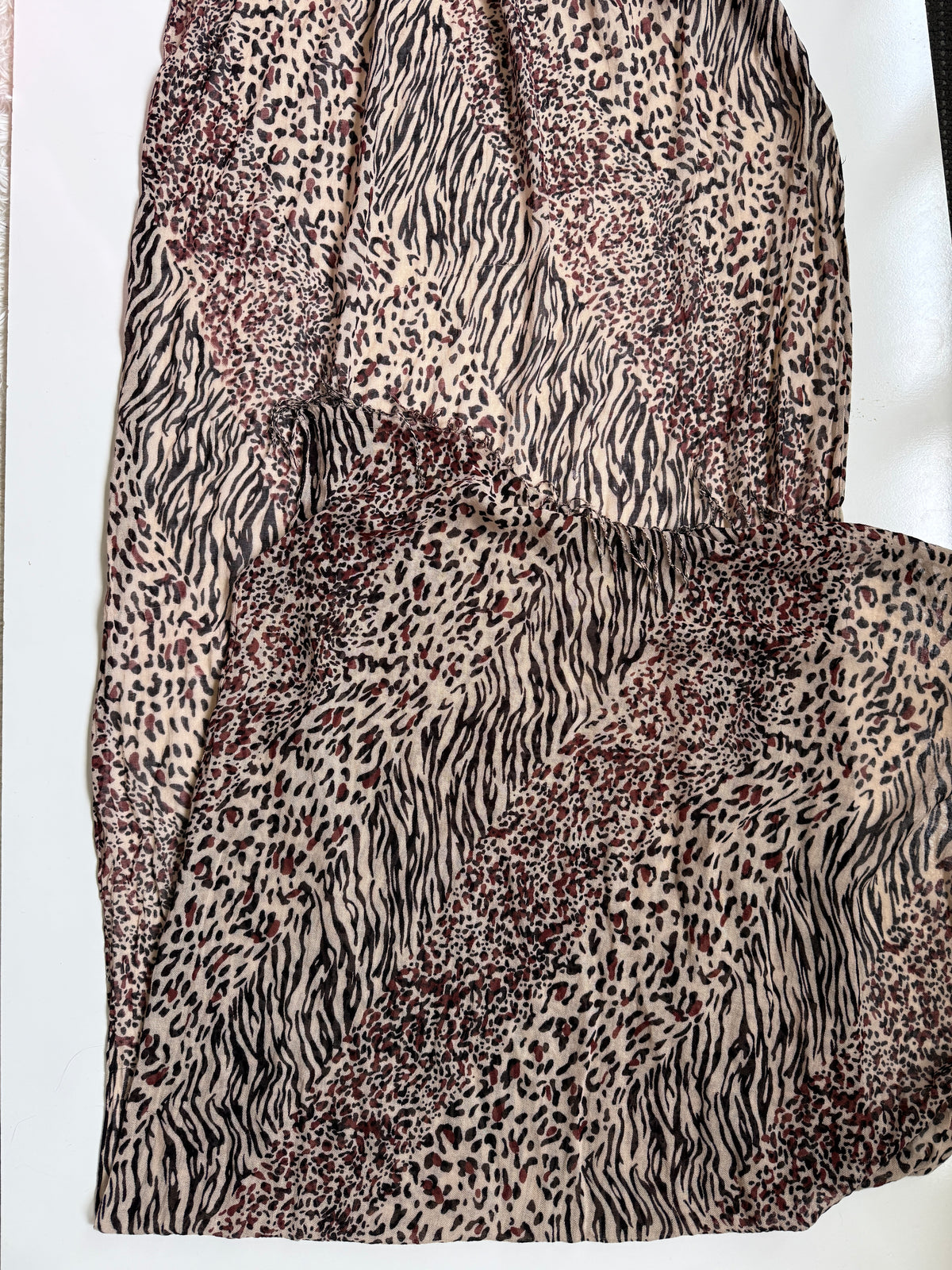 00s Animal print scarf