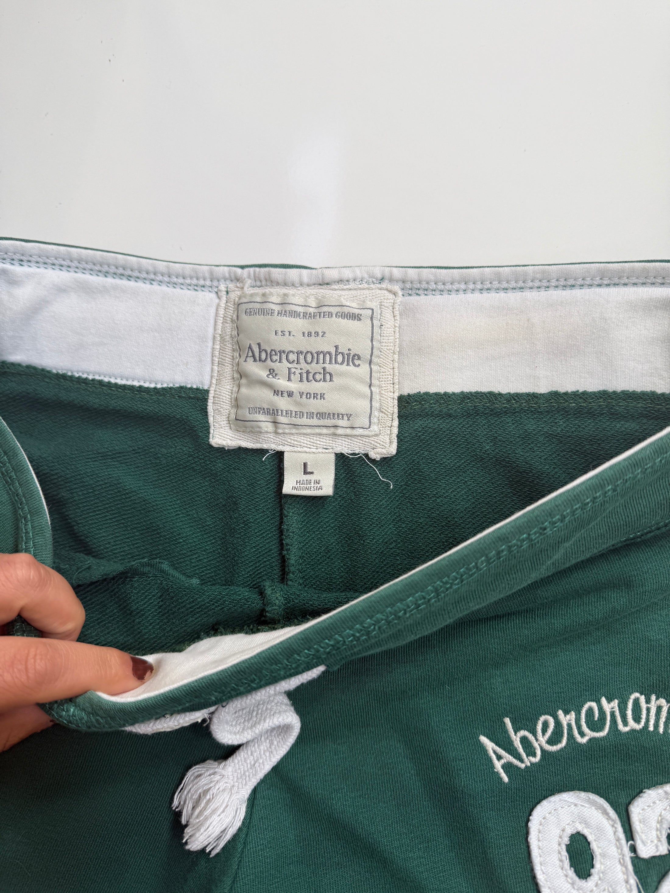 00's Abercrombie cotton micro shorts • Size 12