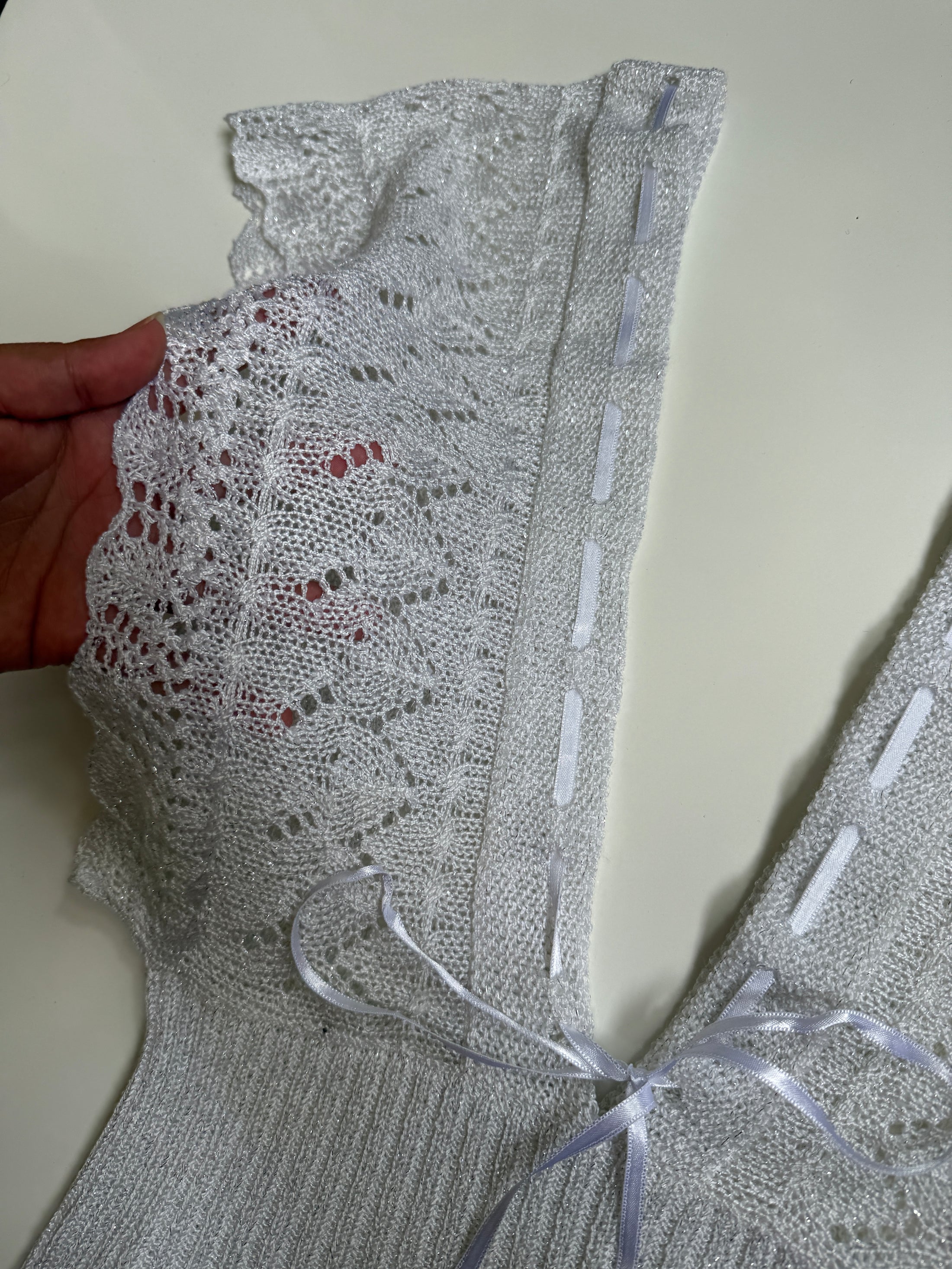 00's Shimmer Deep V knit top w ribbon • Size S