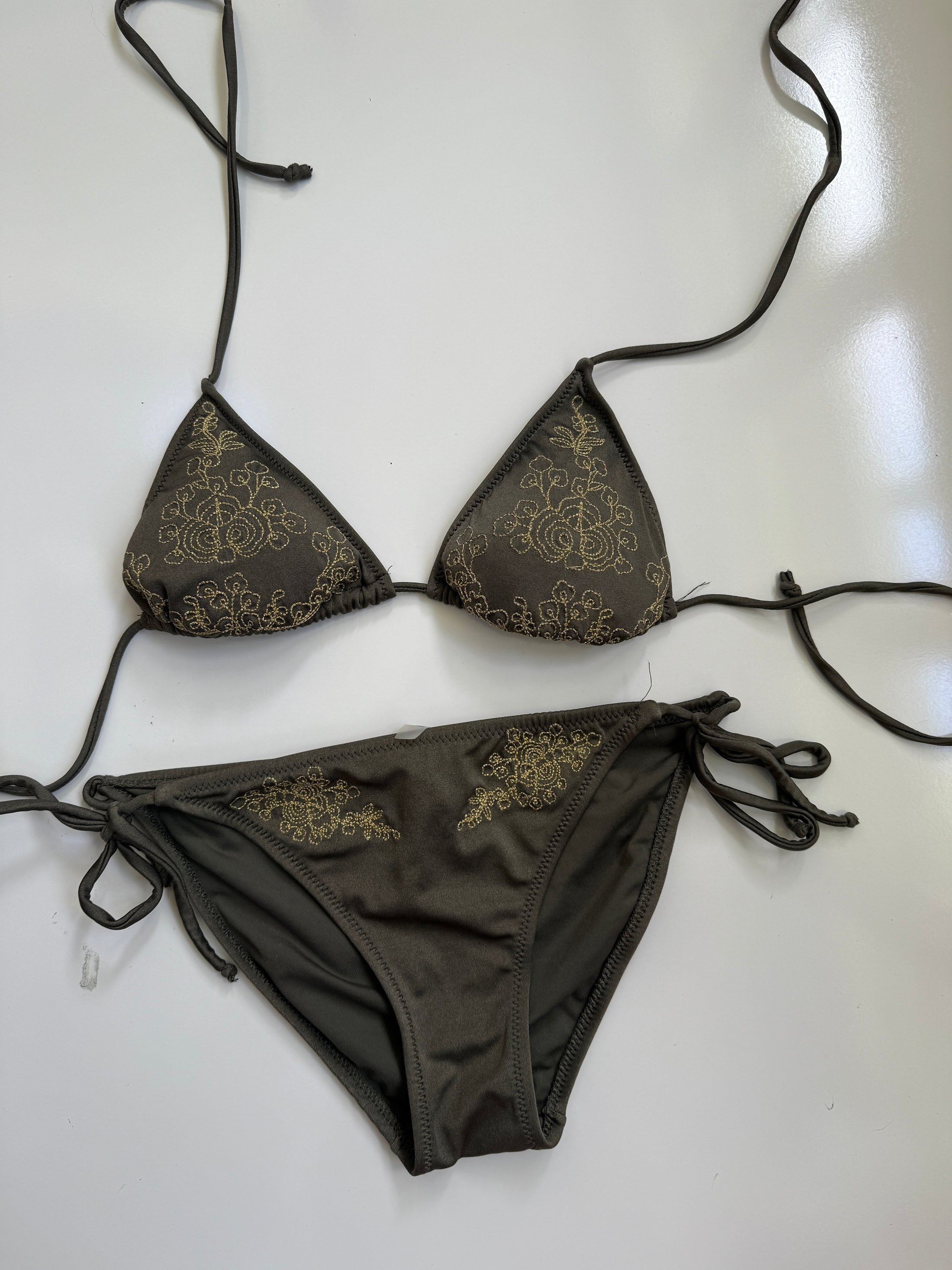 00's Khaki embroidered bikini set • Size S