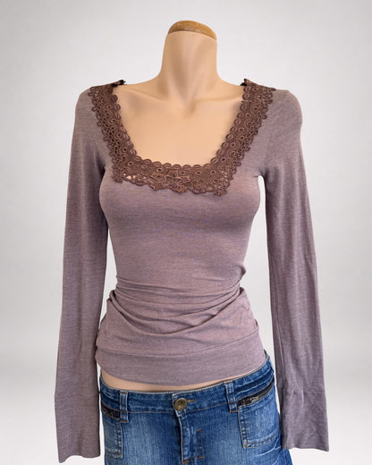 AU 00's Mauve long sleeve w crocheted neckline • Size S/M