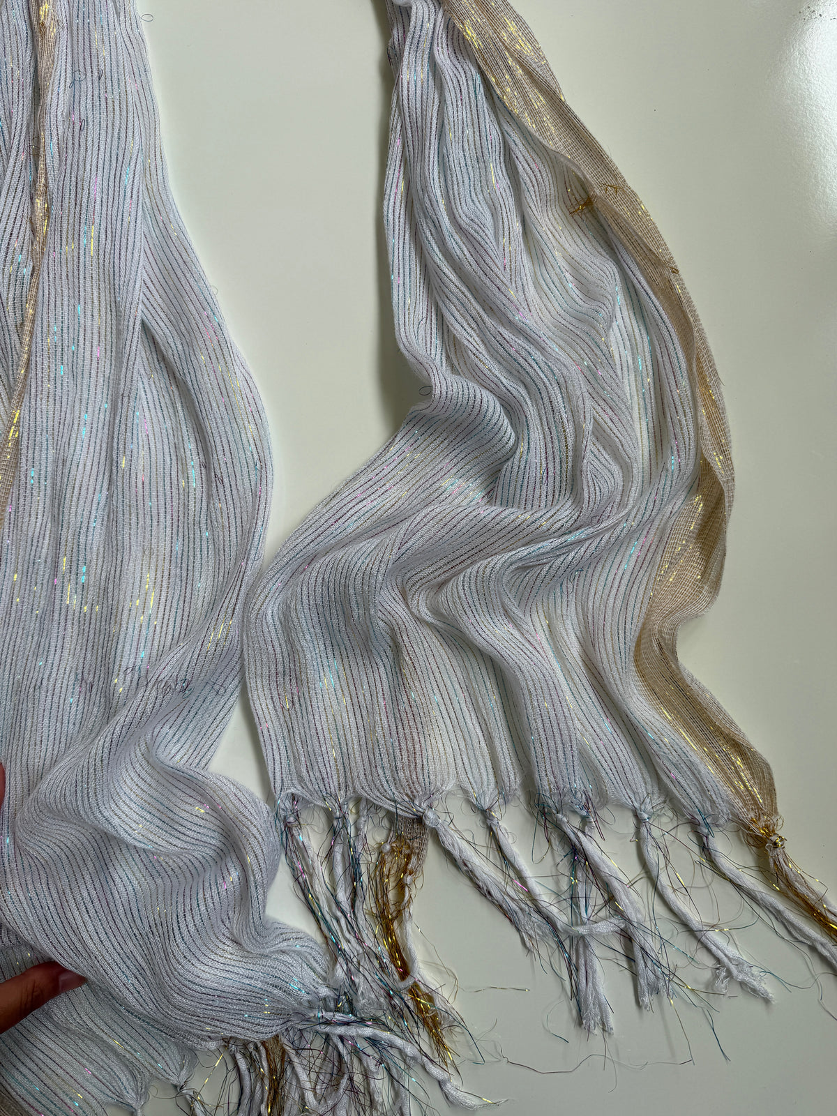 00s White scarf w glitter stripes