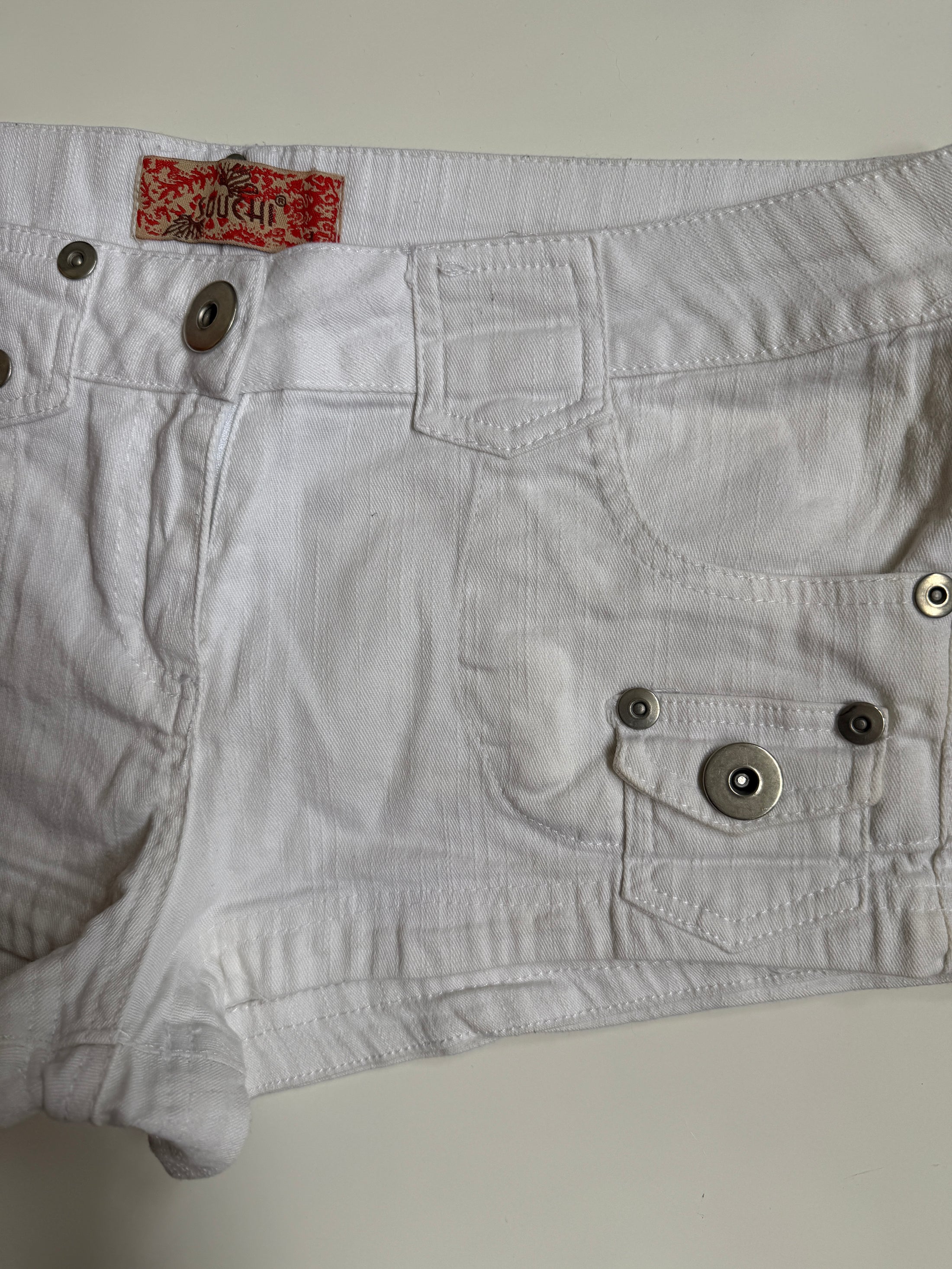 00's White denim low-rise micro shorts • Size 10-12