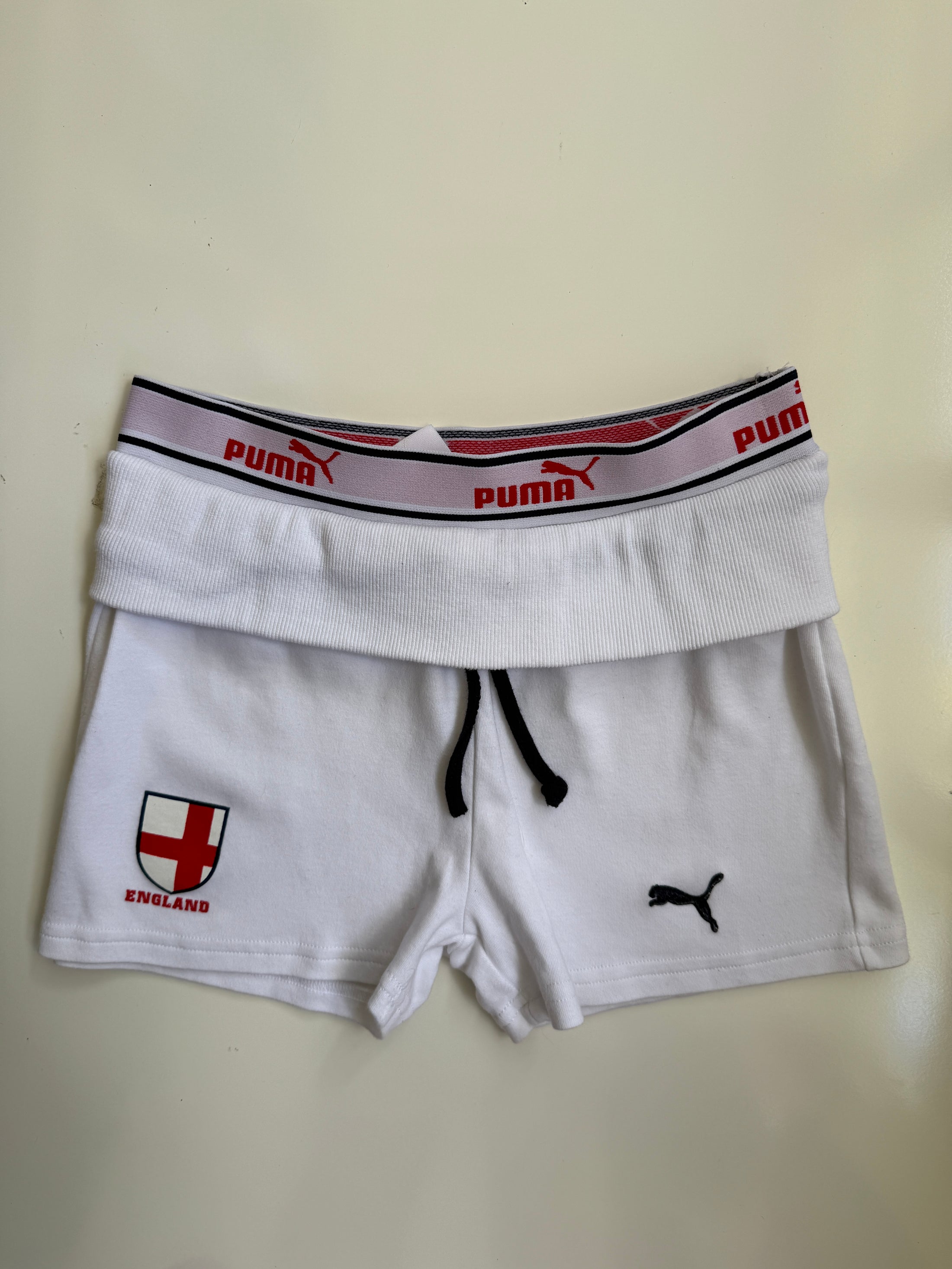 00's Puma England mini shorts w foldover waist • Size S