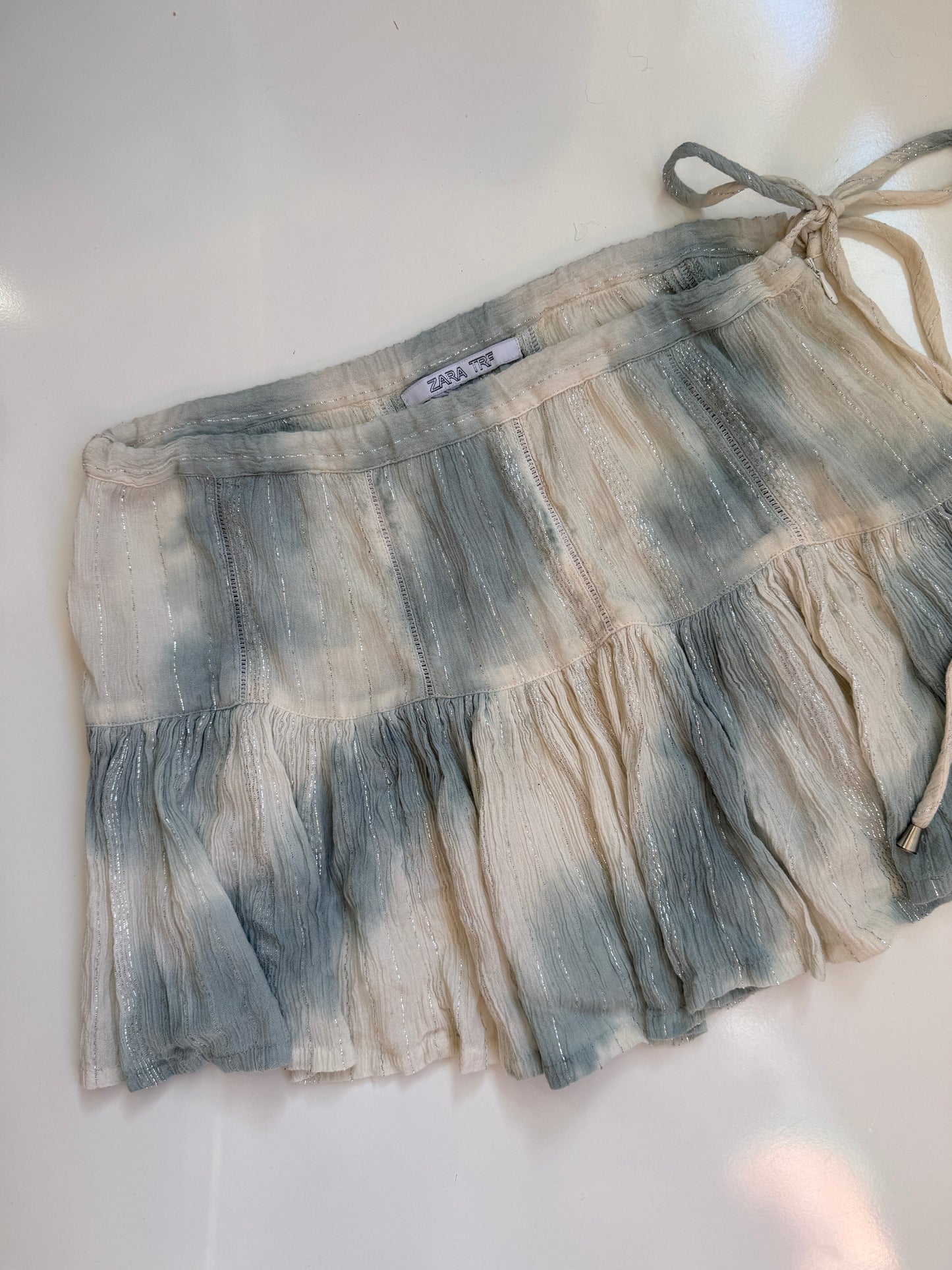 00's Zara flowy mini skirt w glitter stitching • Size 8