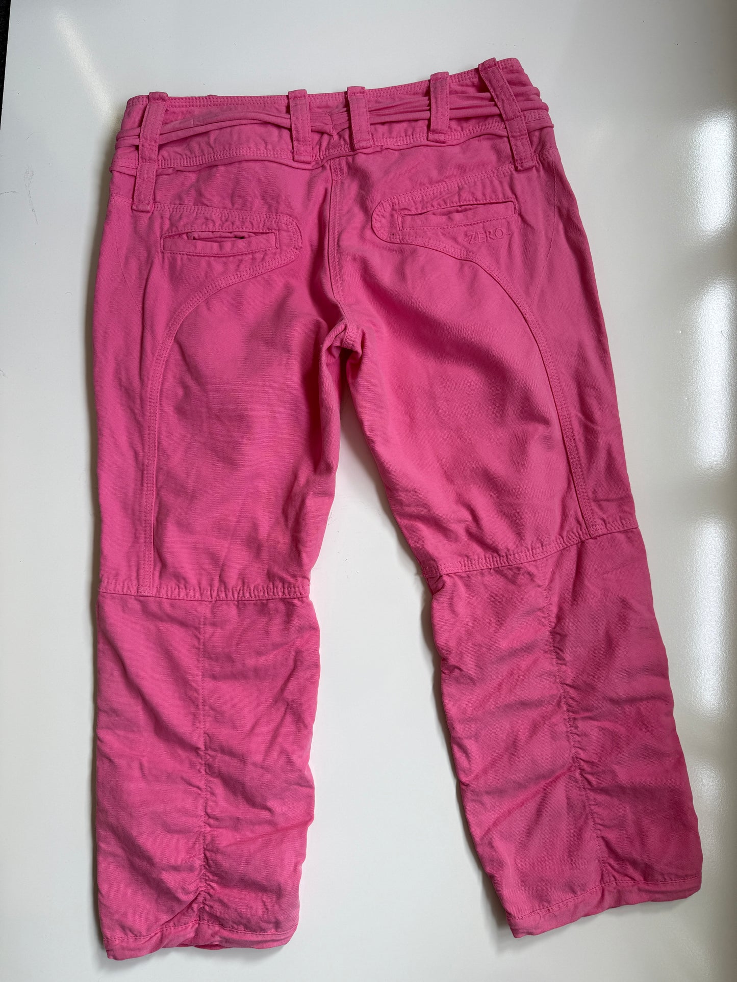 00's Pink capri cargos • Size 8