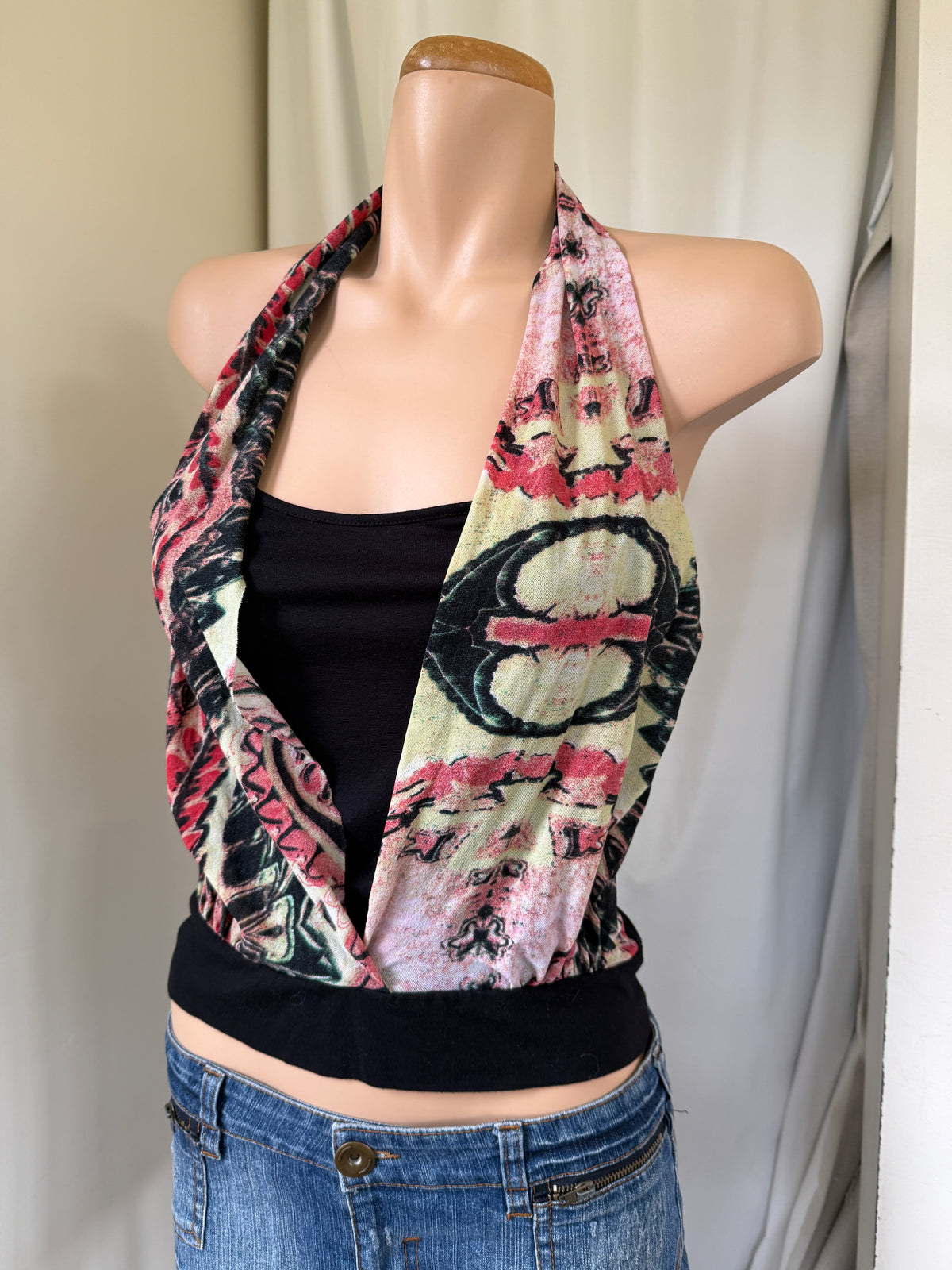00's Abstract scoop halter neck cami • Size S