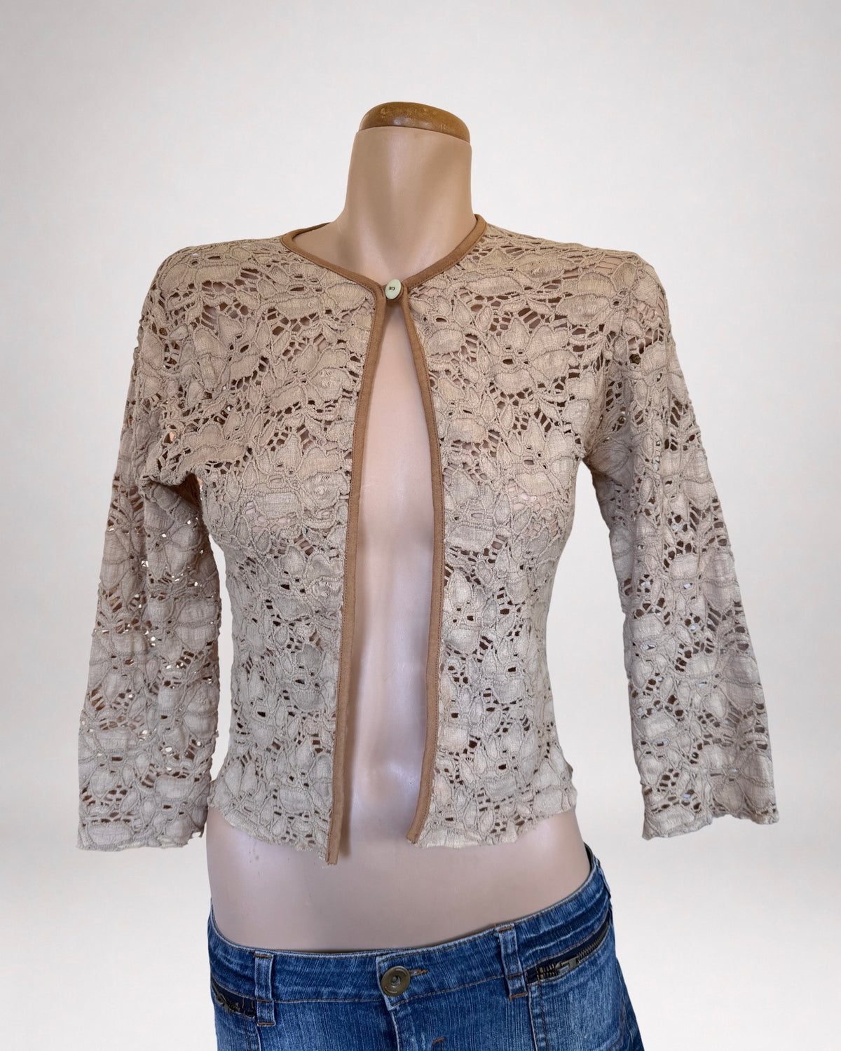 French 00's lace cardigan • Size S