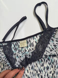 Load image into Gallery viewer, 00's Mesh Print cami w lace trim • Size M
