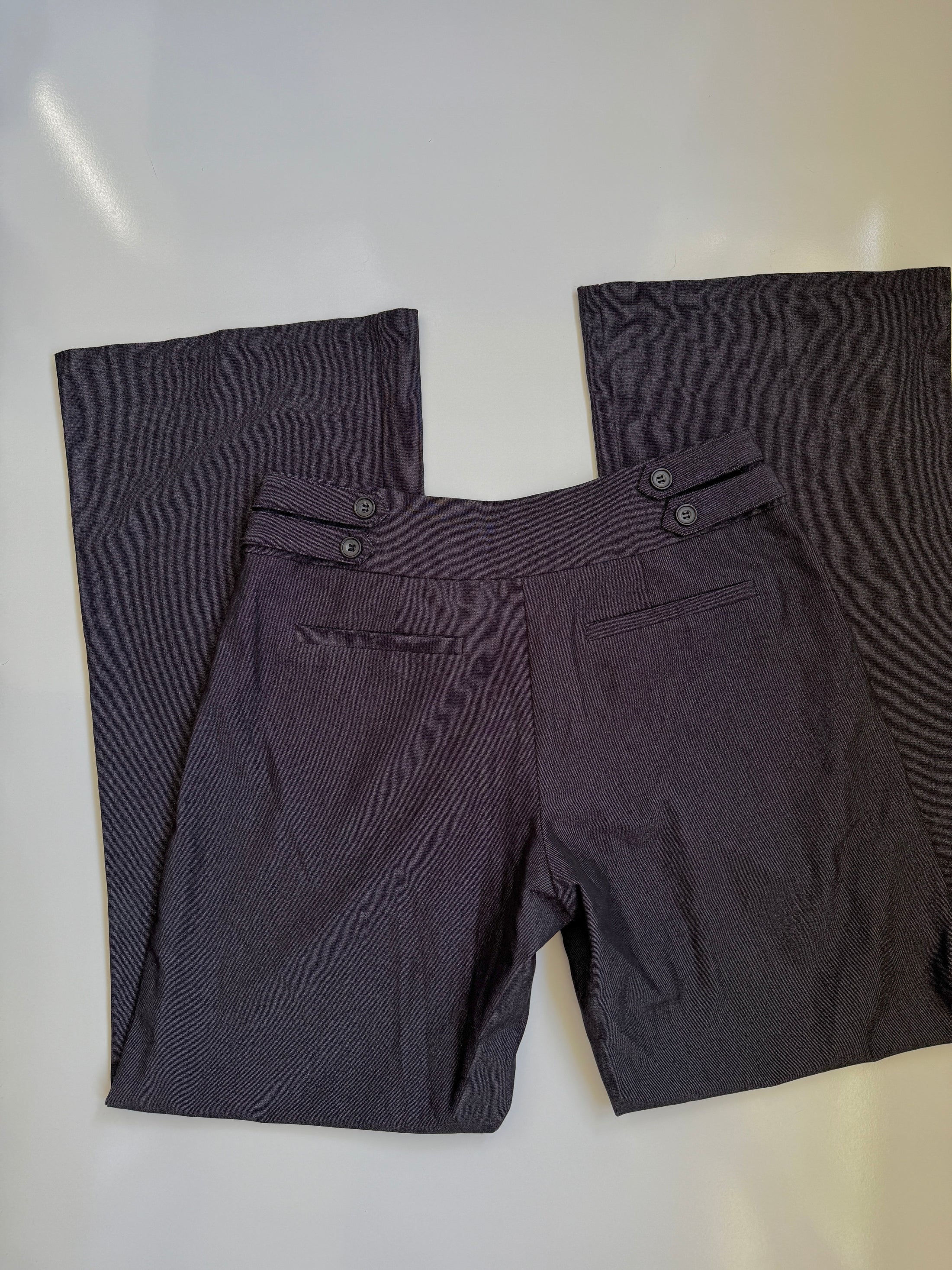 Aus 00’s low-rise office flares • Size 8