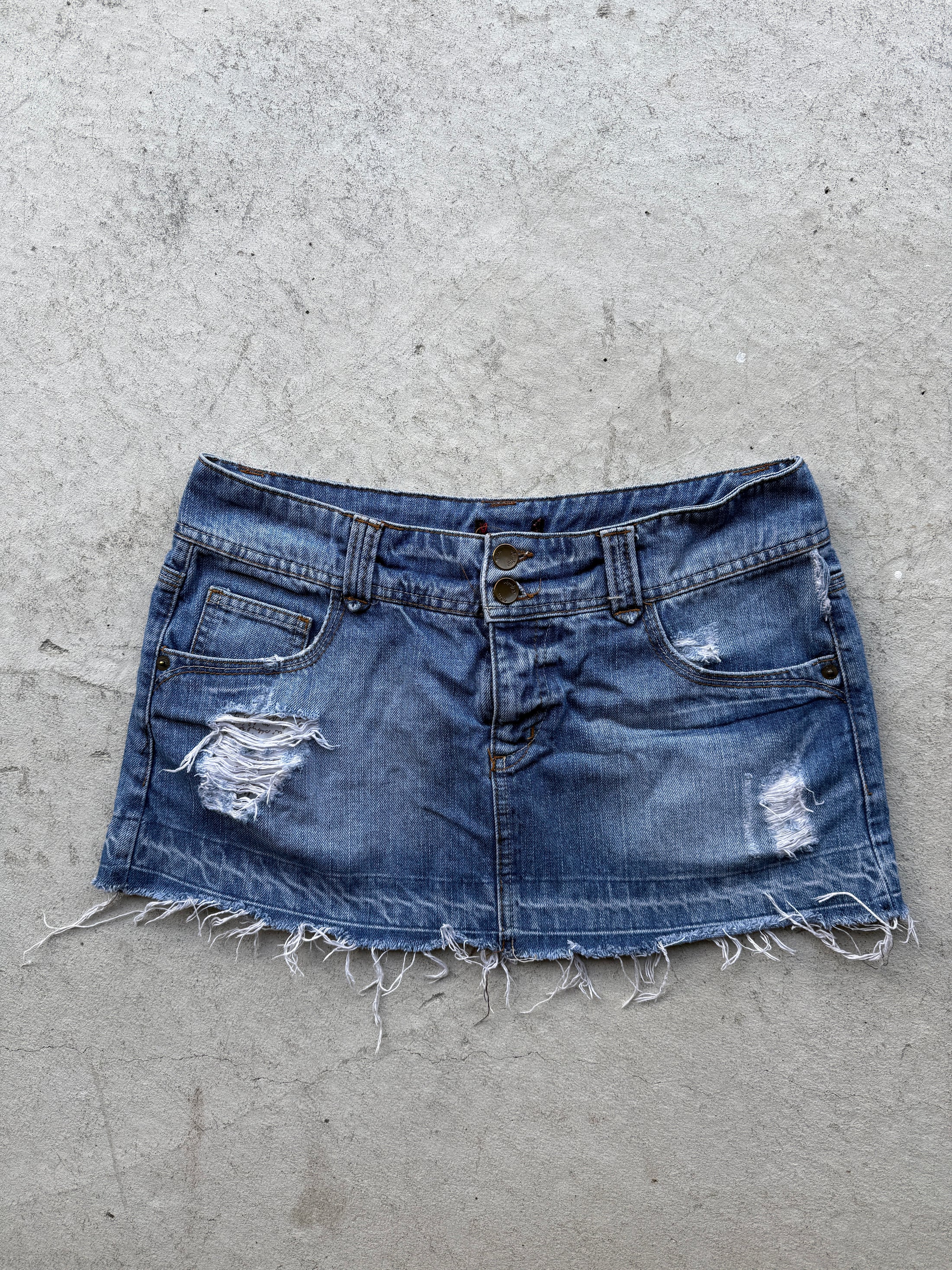 00's Denim distressed micro mini • Size 8