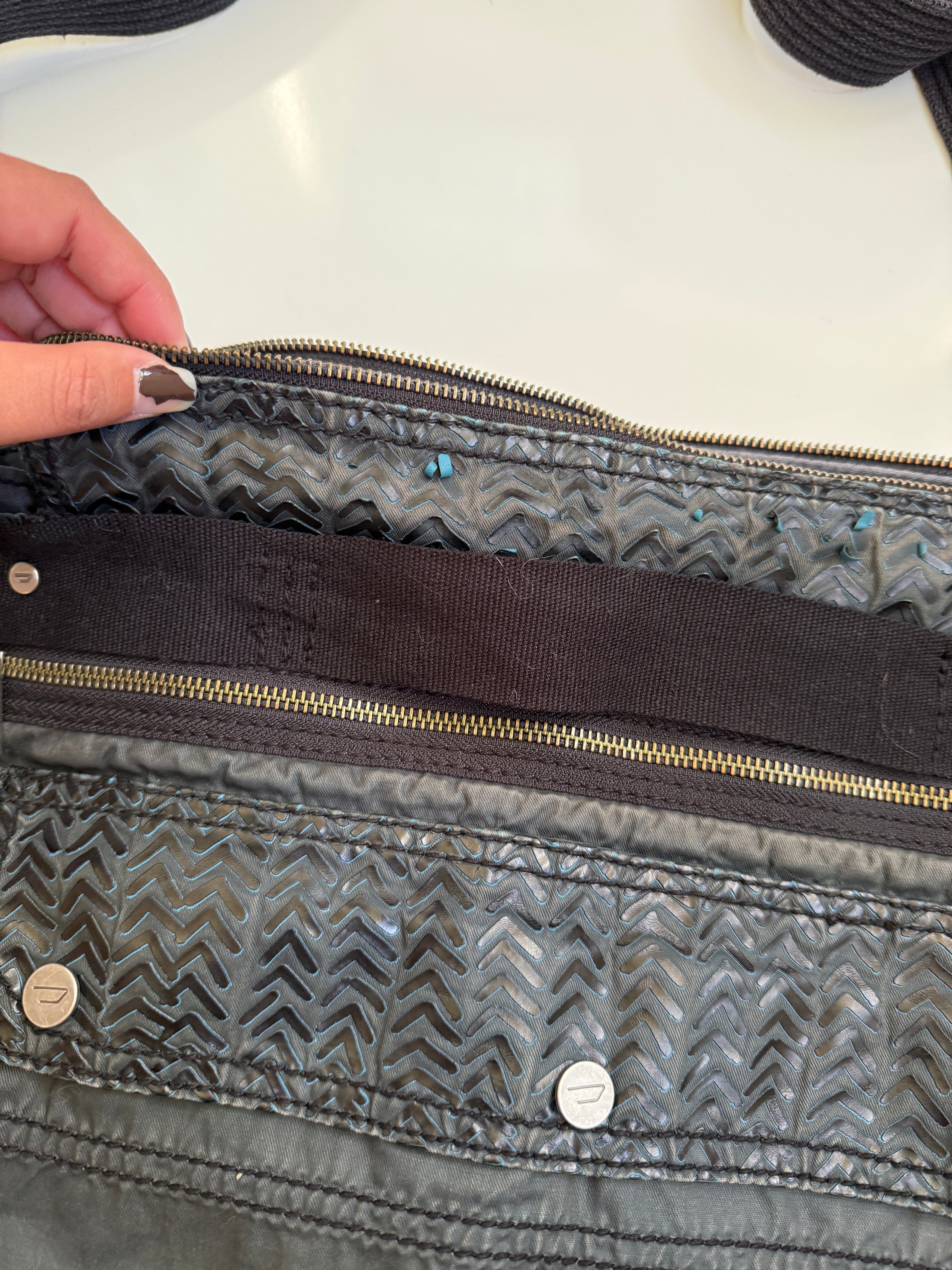 00's Diesel large messenger