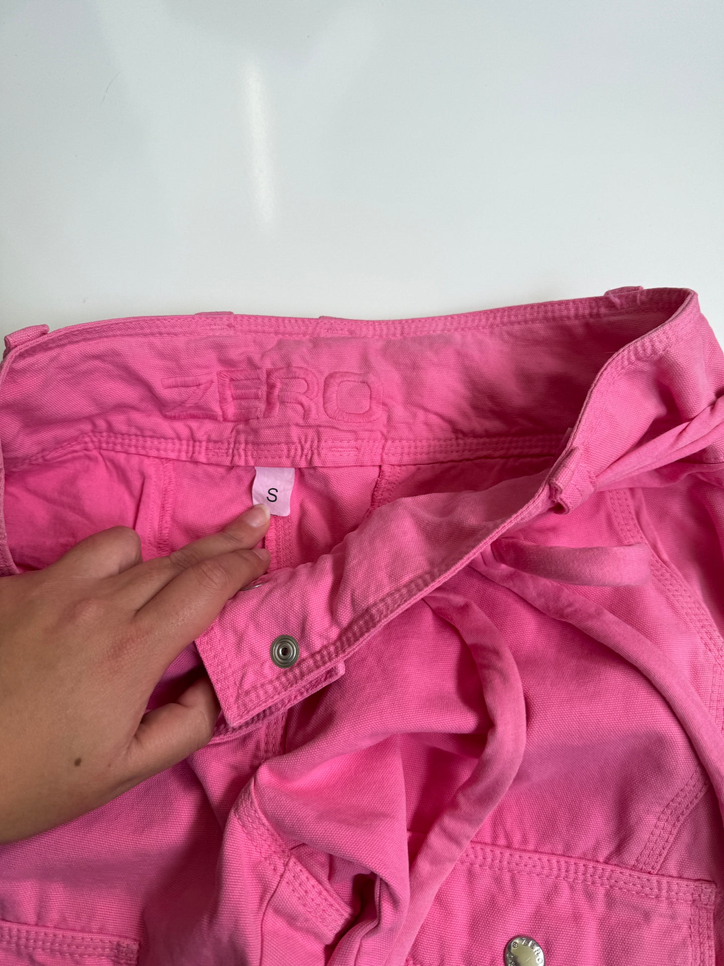 00's Pink capri cargos • Size 8