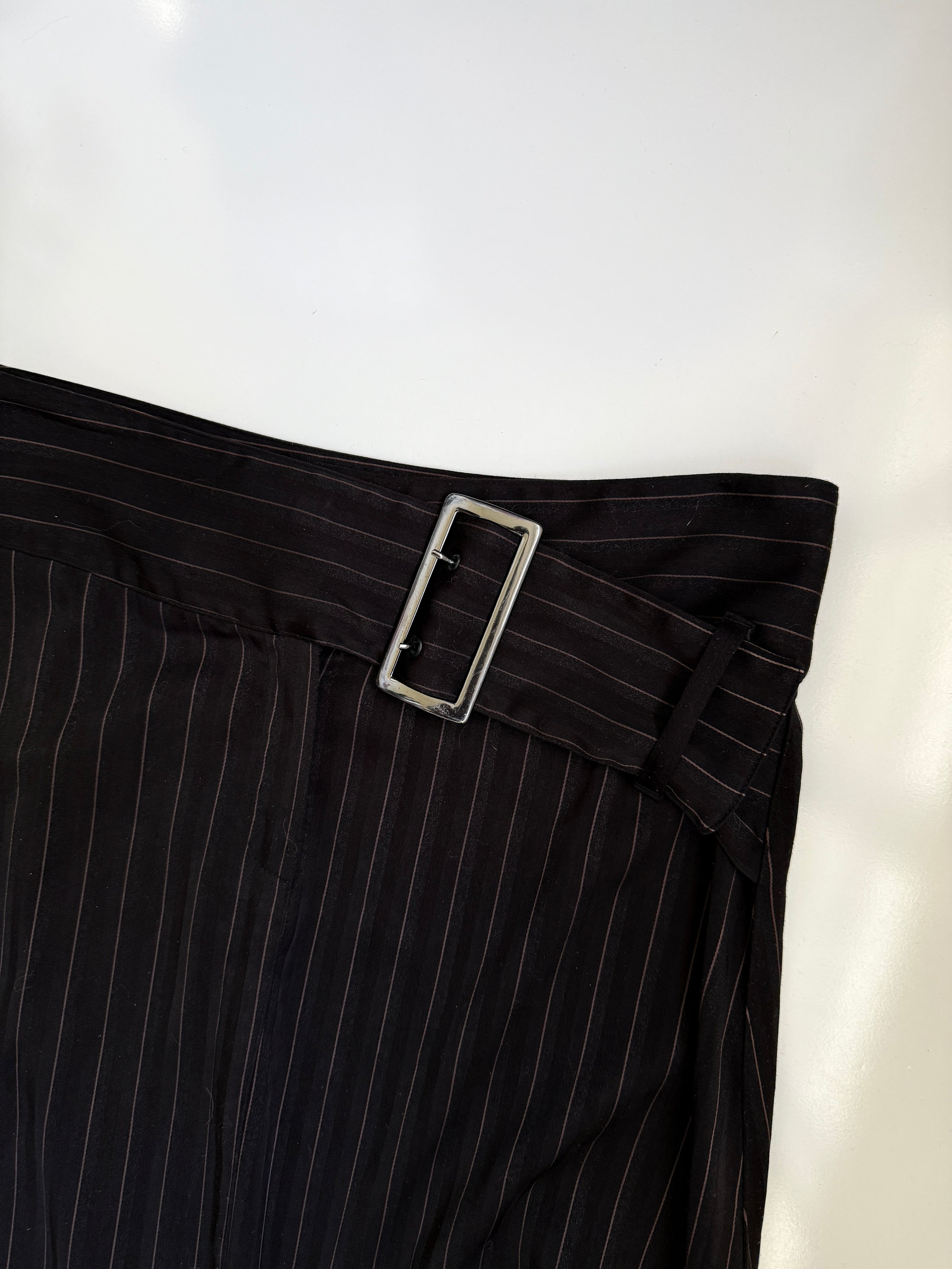 00's Pinstripe low-rise buckle maxi • Size 10