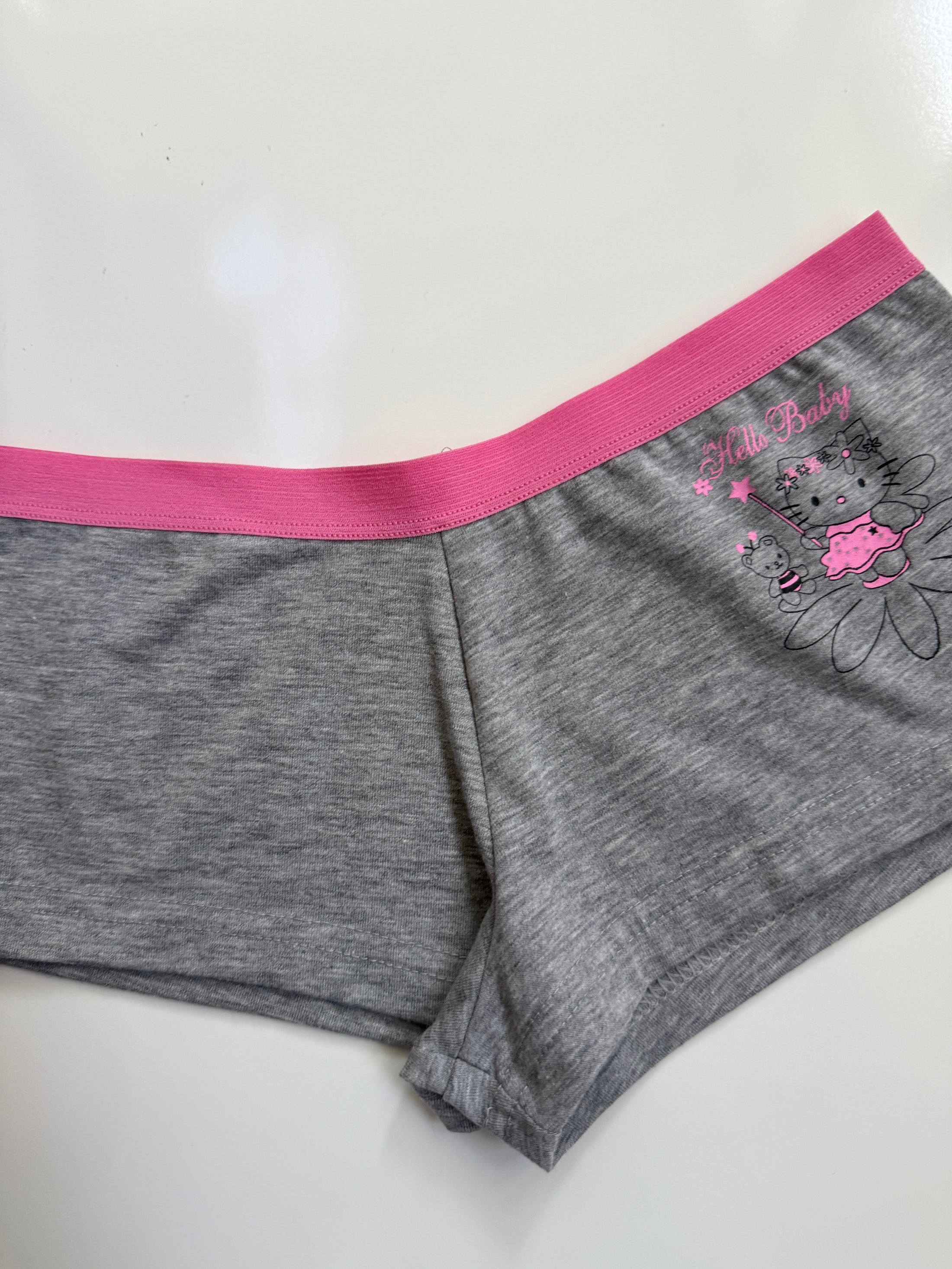 Deadstock 00's Hello Kitty boy shorts • Size XS