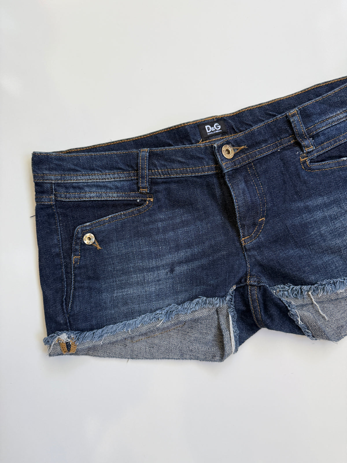 00s Dolce & Gabbana low-rise denim micro shorts • Size 12
