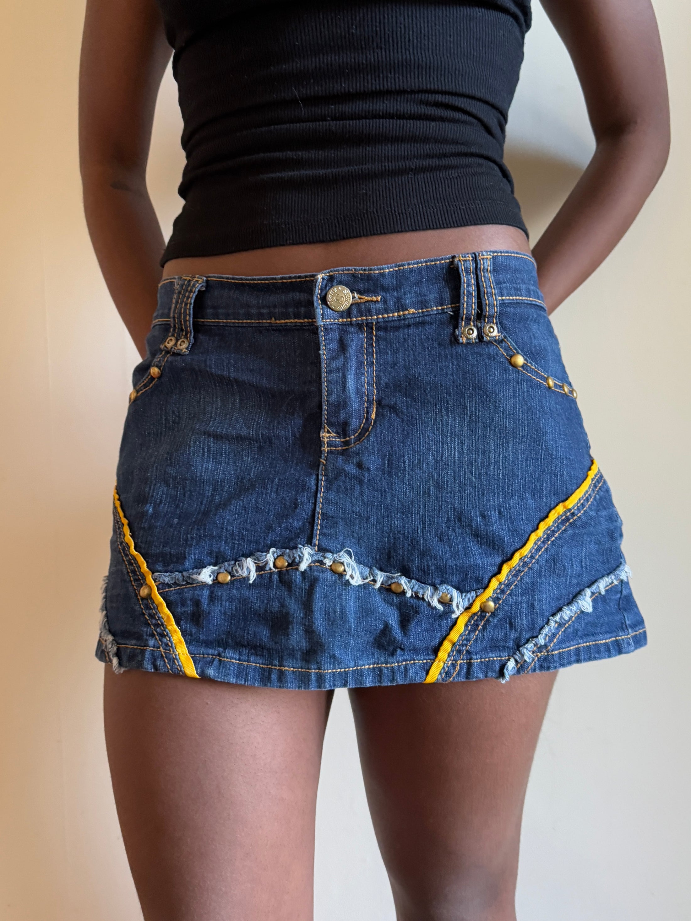 00's Studded denim micro mini w embroidered back pockets • Size 10