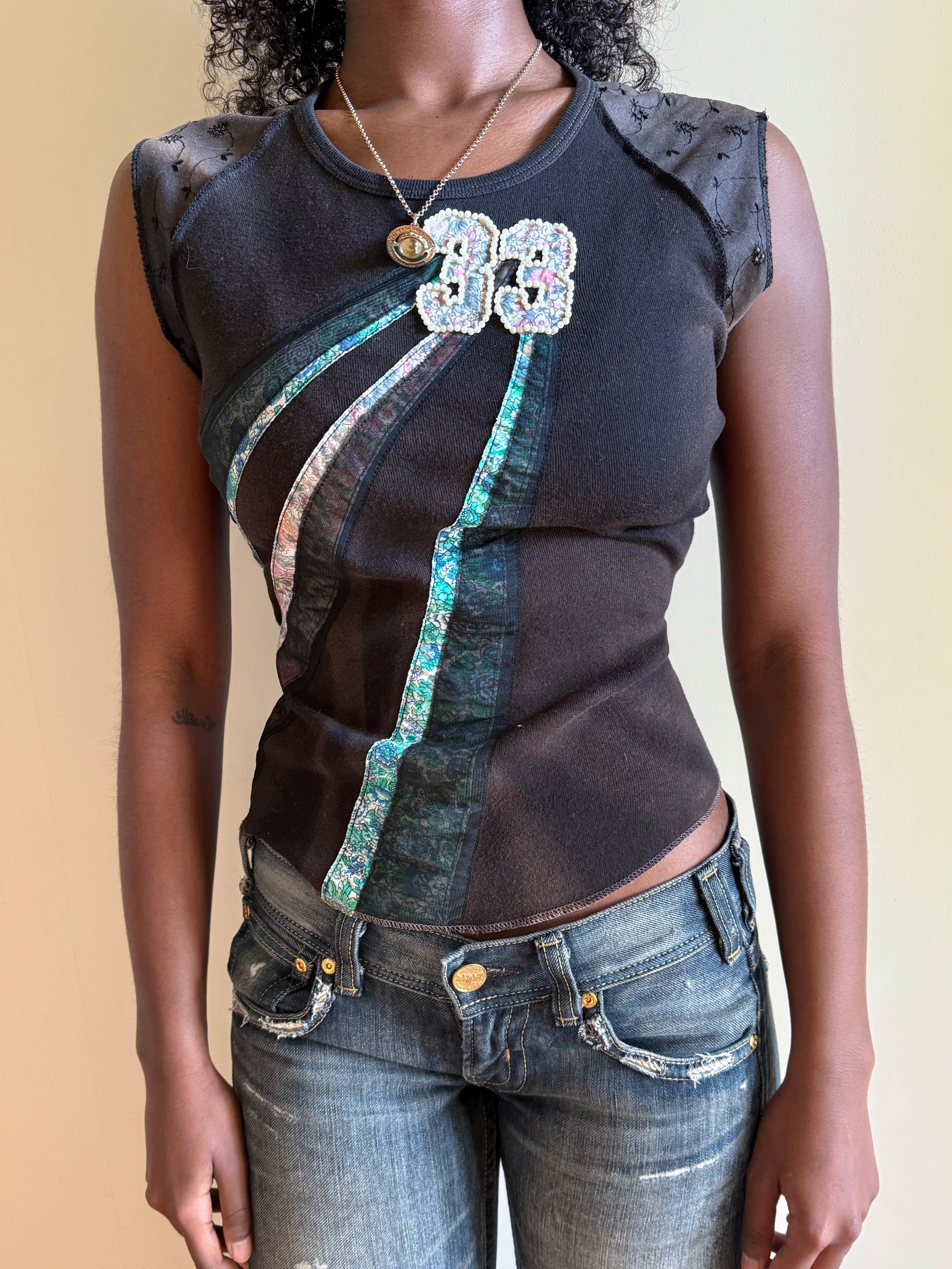 French 00's Belair tiedye beaded baby tee • Size M