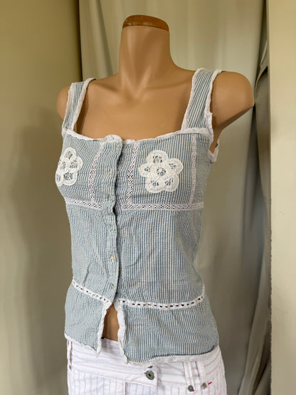 00's Zara coquette stripe button down w embroidery • Size M