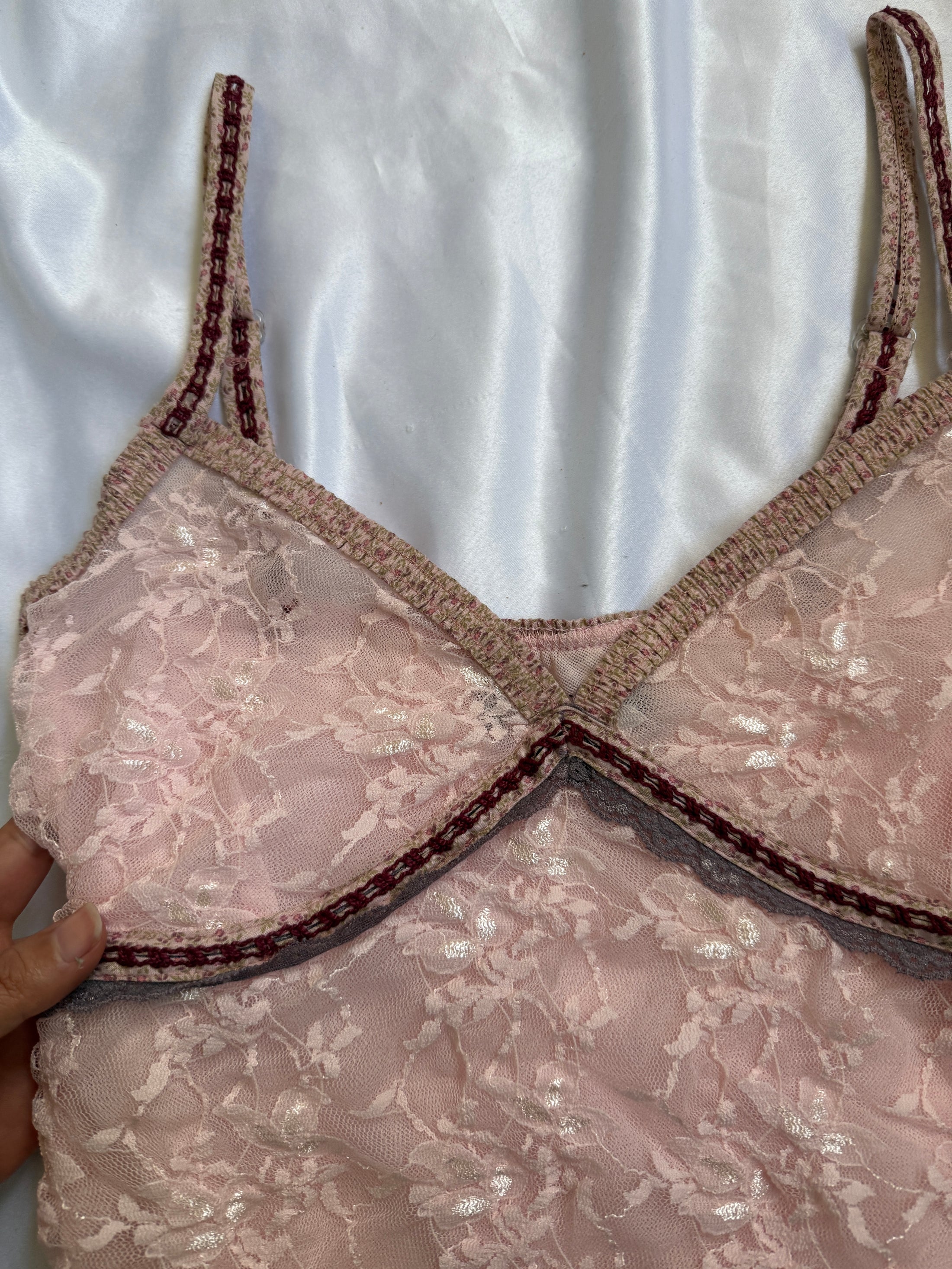 00's Baby pink lined lace cami w floral trim