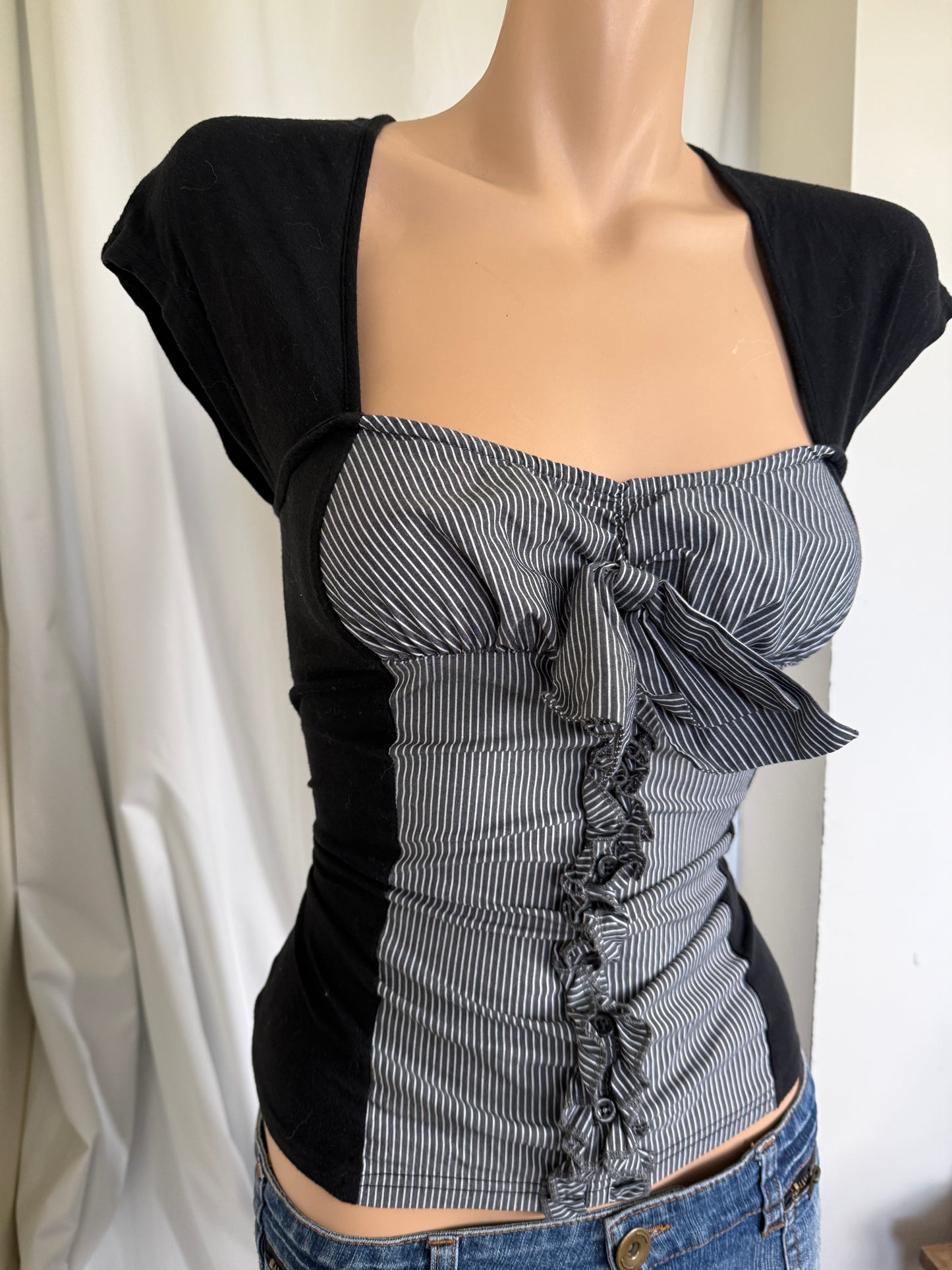 00's Morgan milkmaid top w striped bow detail • Size S