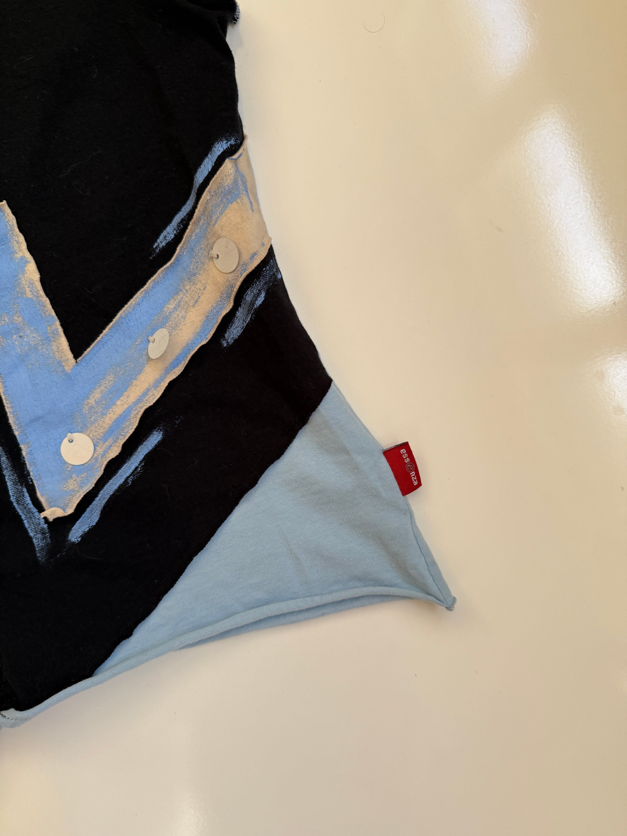 00's Essenza print baby tee w sequins • Size S