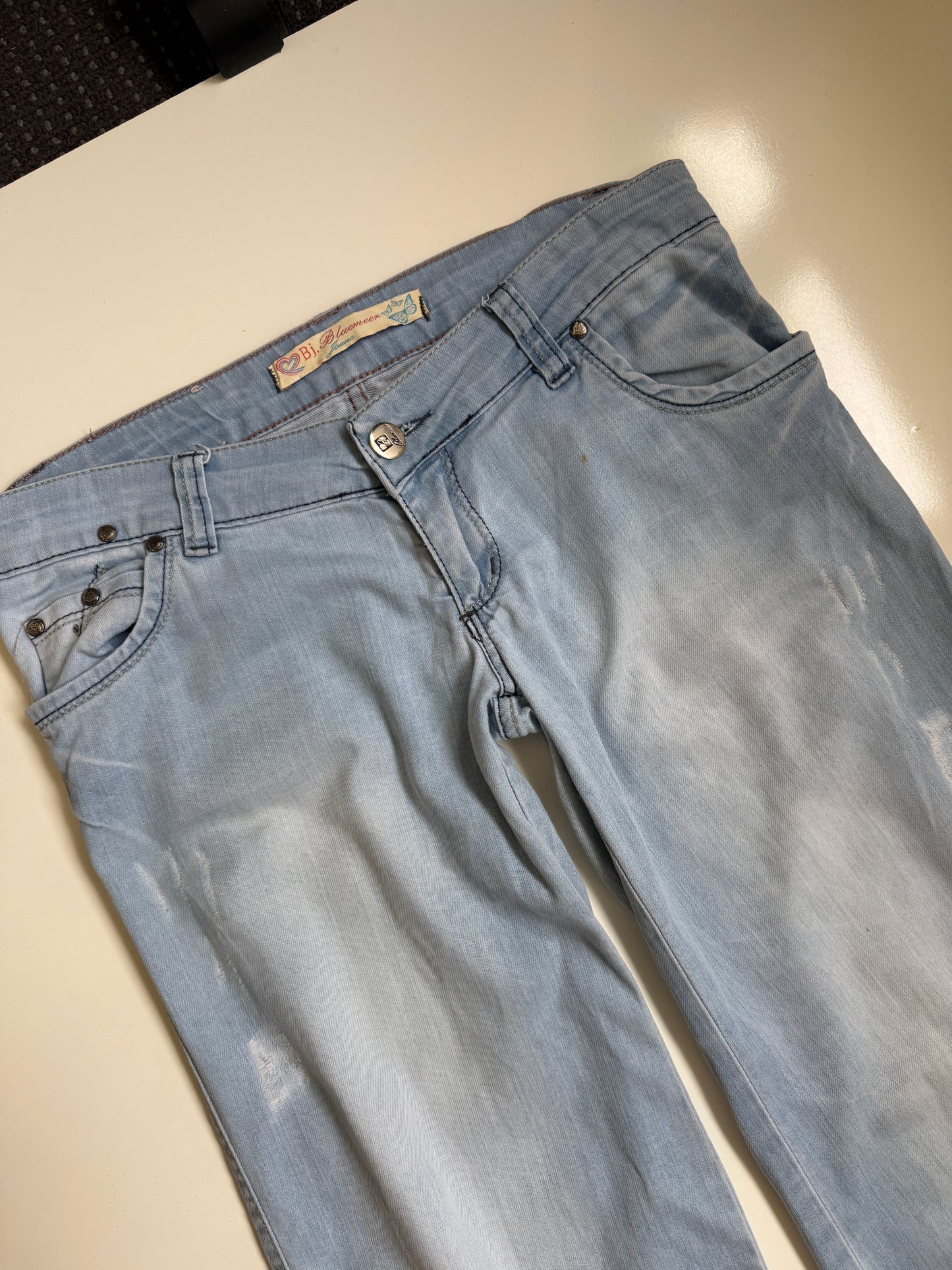 00's Ultra low-rise baggy jeans • Size 10