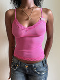 Load image into Gallery viewer, 00's Hot pink mesh cami w butterfly motif • Size XS/S
