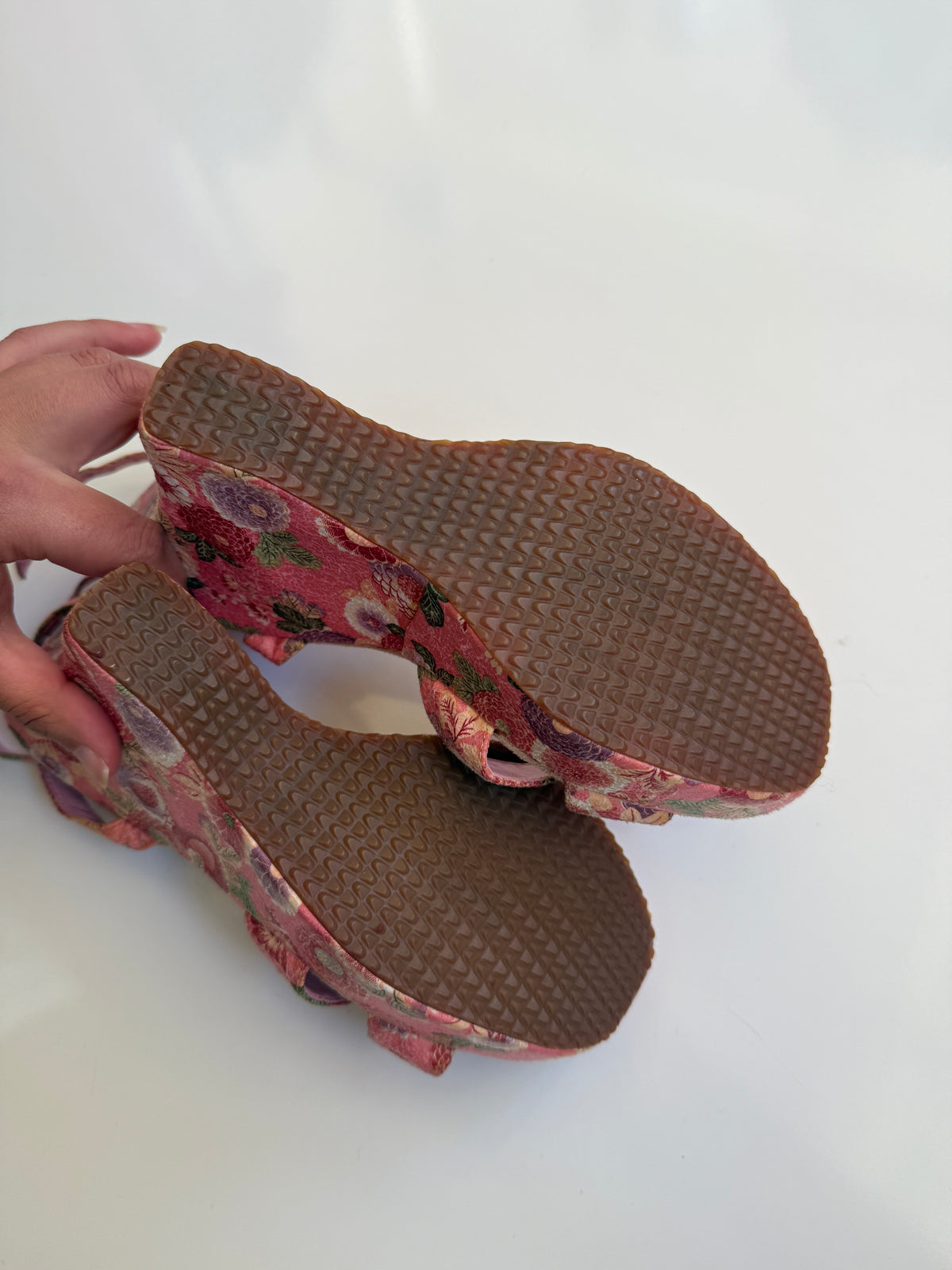 00s Rave platform sandals • Size 7