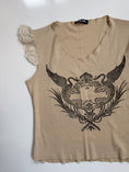 Load image into Gallery viewer, 00's Print baby tee w lace trim • Size L
