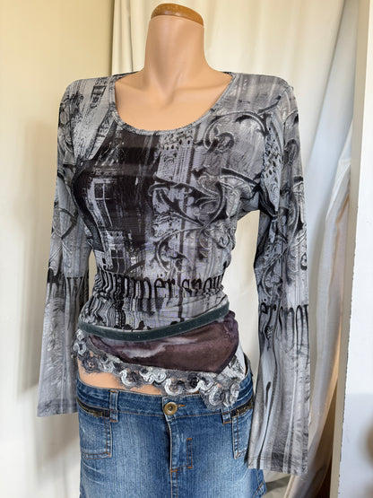 NZ 90's/00's graphic print mesh top w lace trim • Size M/L