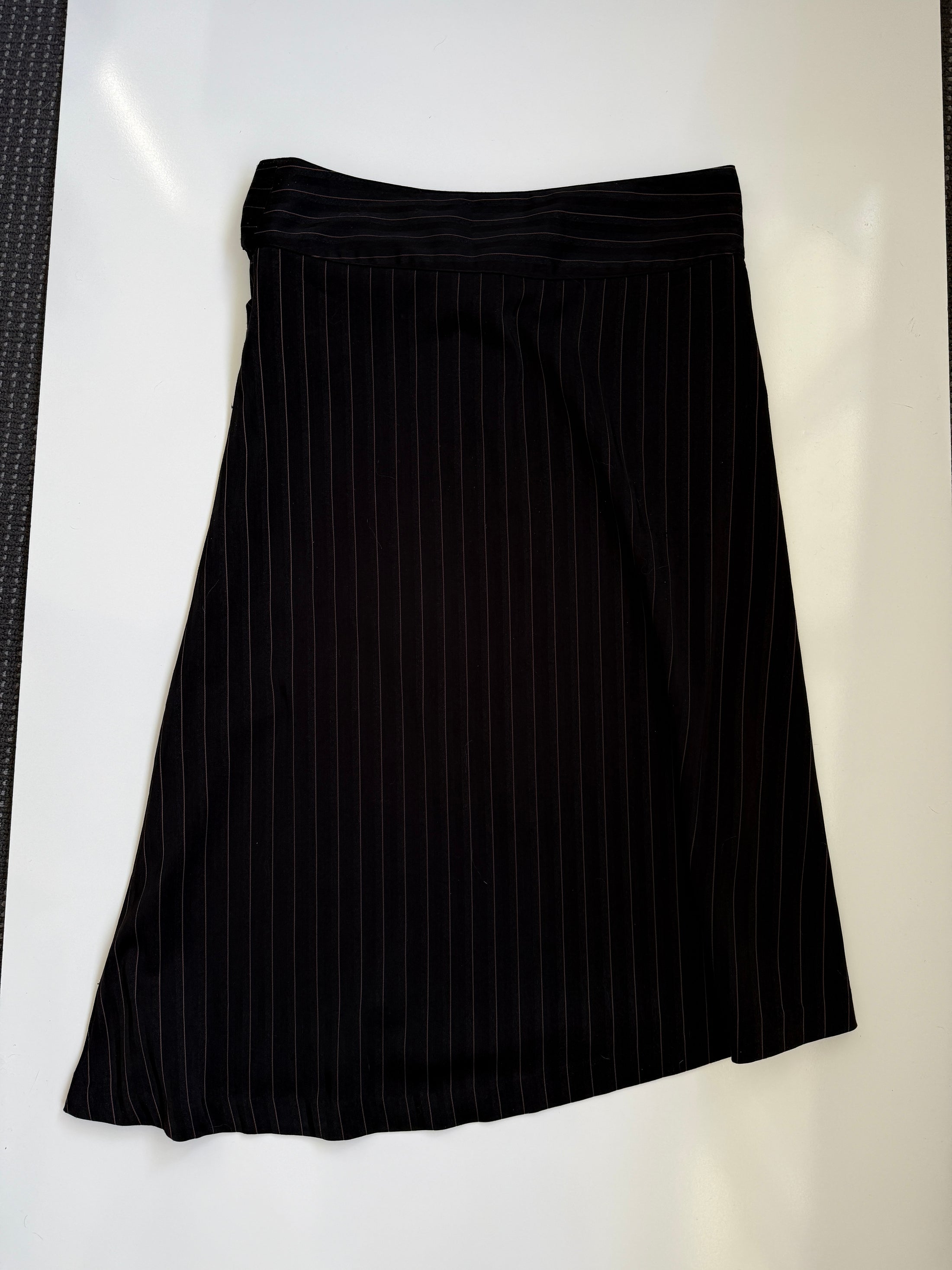 00's Pinstripe low-rise buckle maxi • Size 10