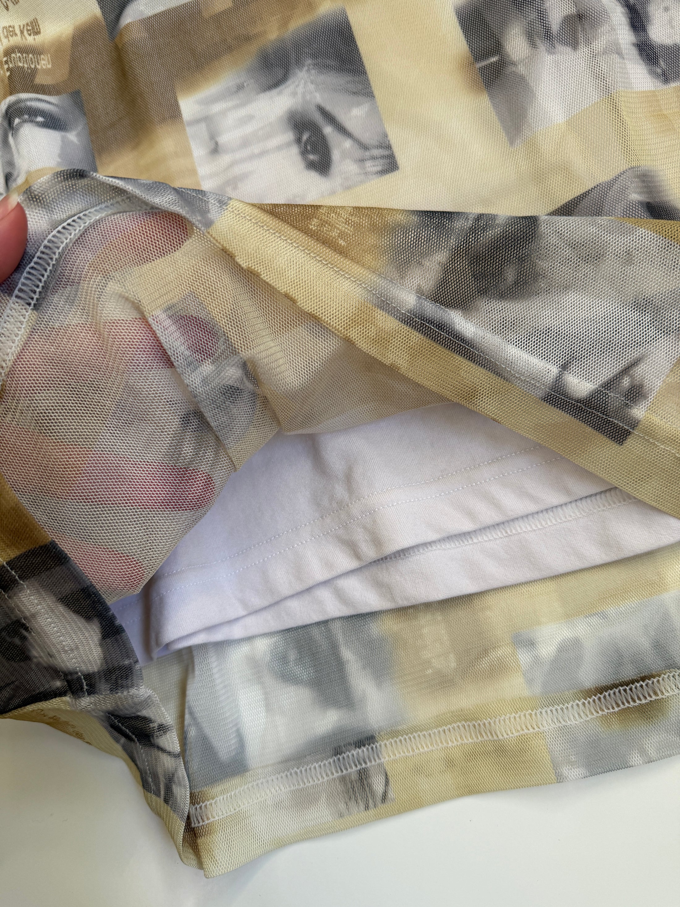 00's Mesh photo print baby tee • Size M