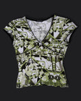 Load image into Gallery viewer, 00's Party 21 retro graphic print top • Size S
