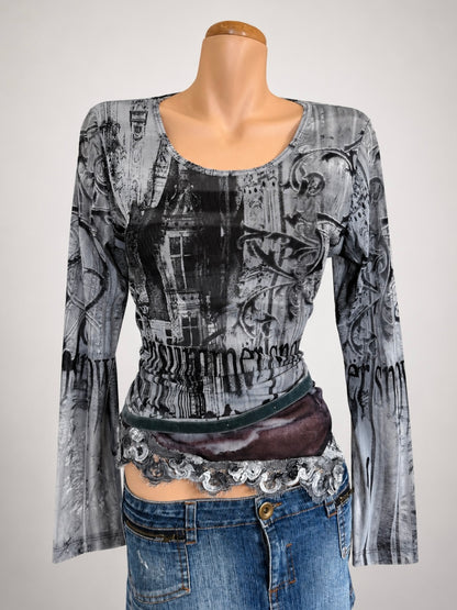 NZ 90's/00's graphic print mesh top w lace trim • Size M/L