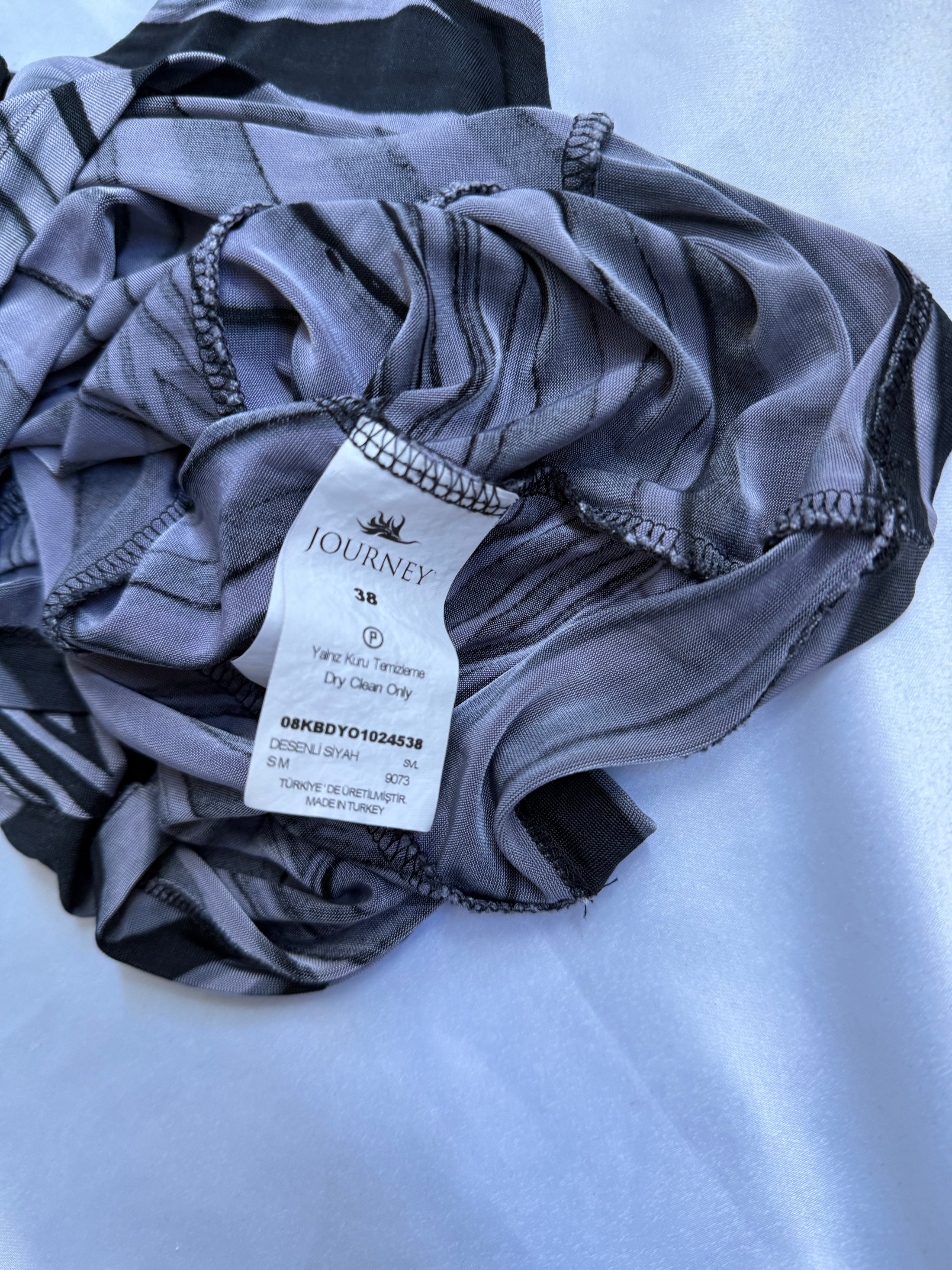 00's Journey slinky pattern cami