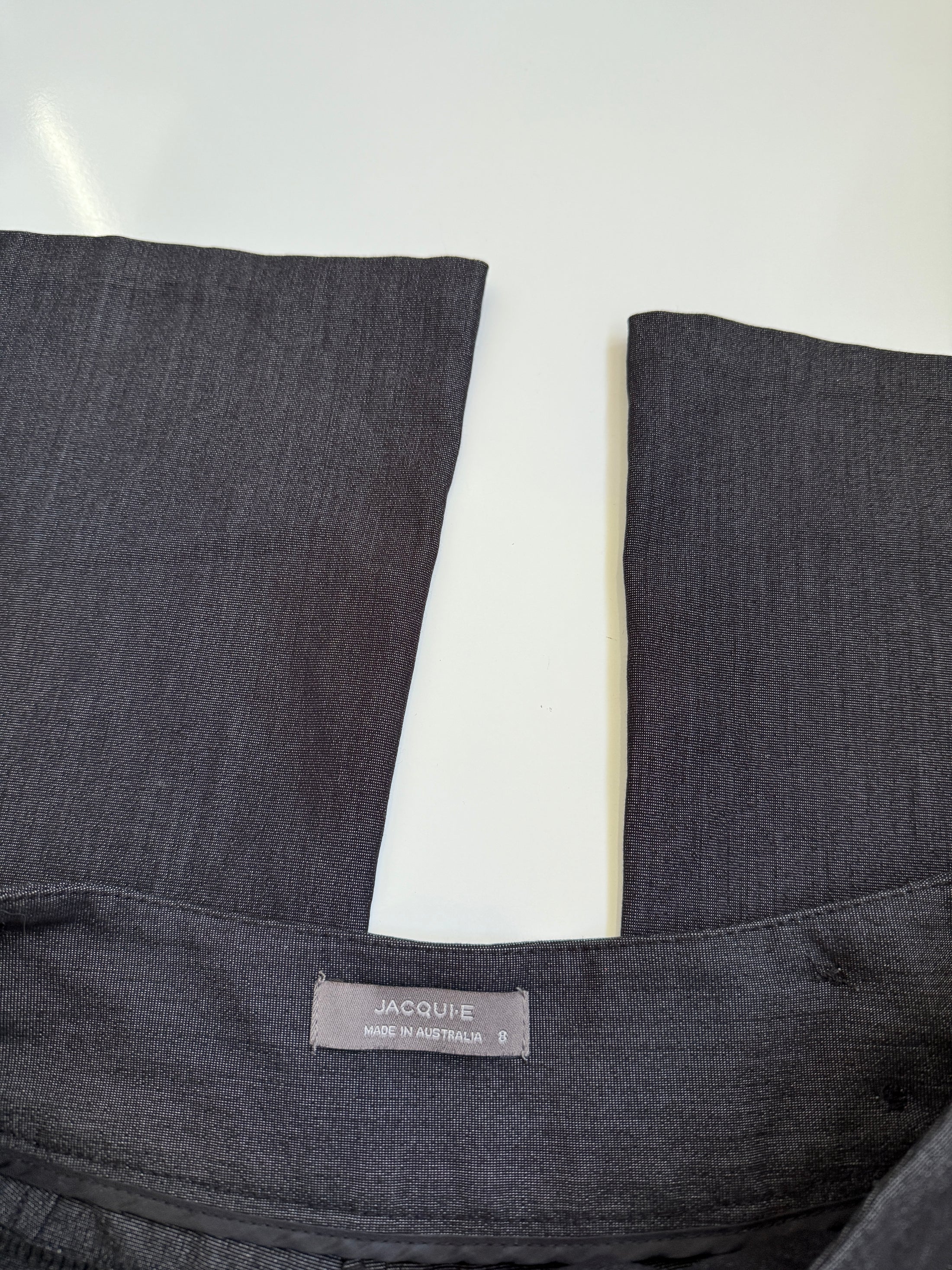 Aus 00’s low-rise office flares • Size 8
