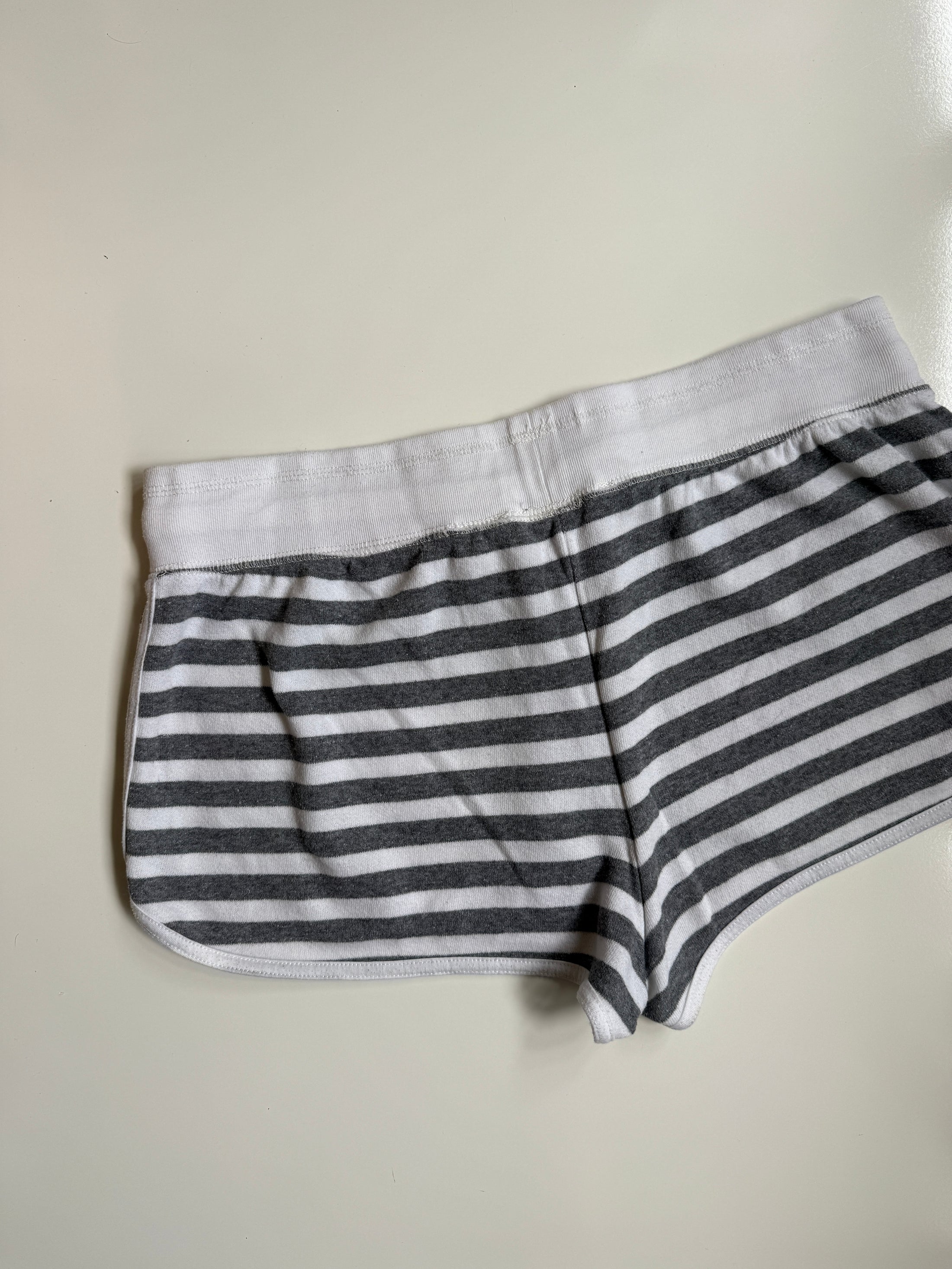 00's Cotton striped mini shorts • Size L