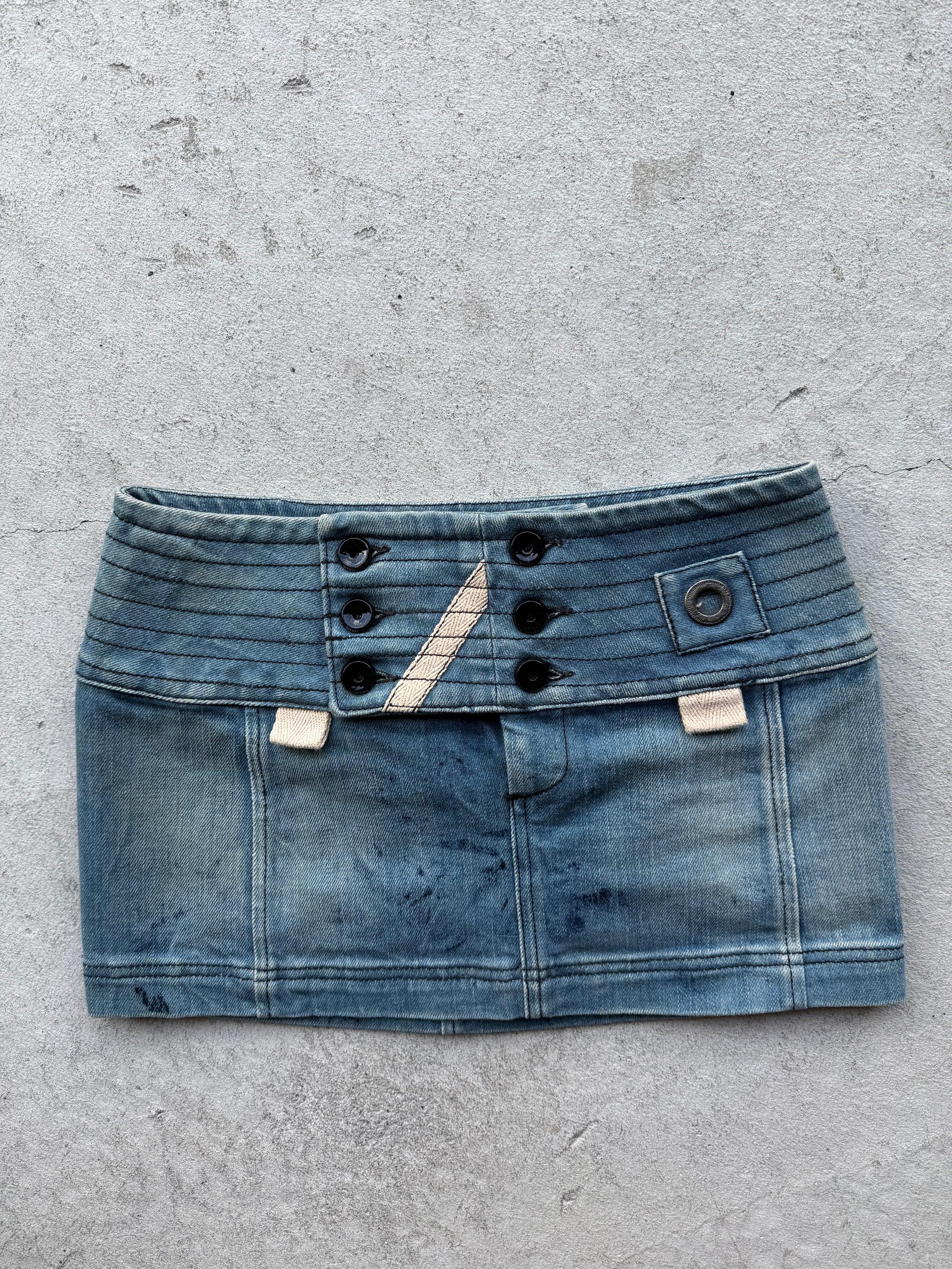 00's Diesel denim micro skirt • Size 6