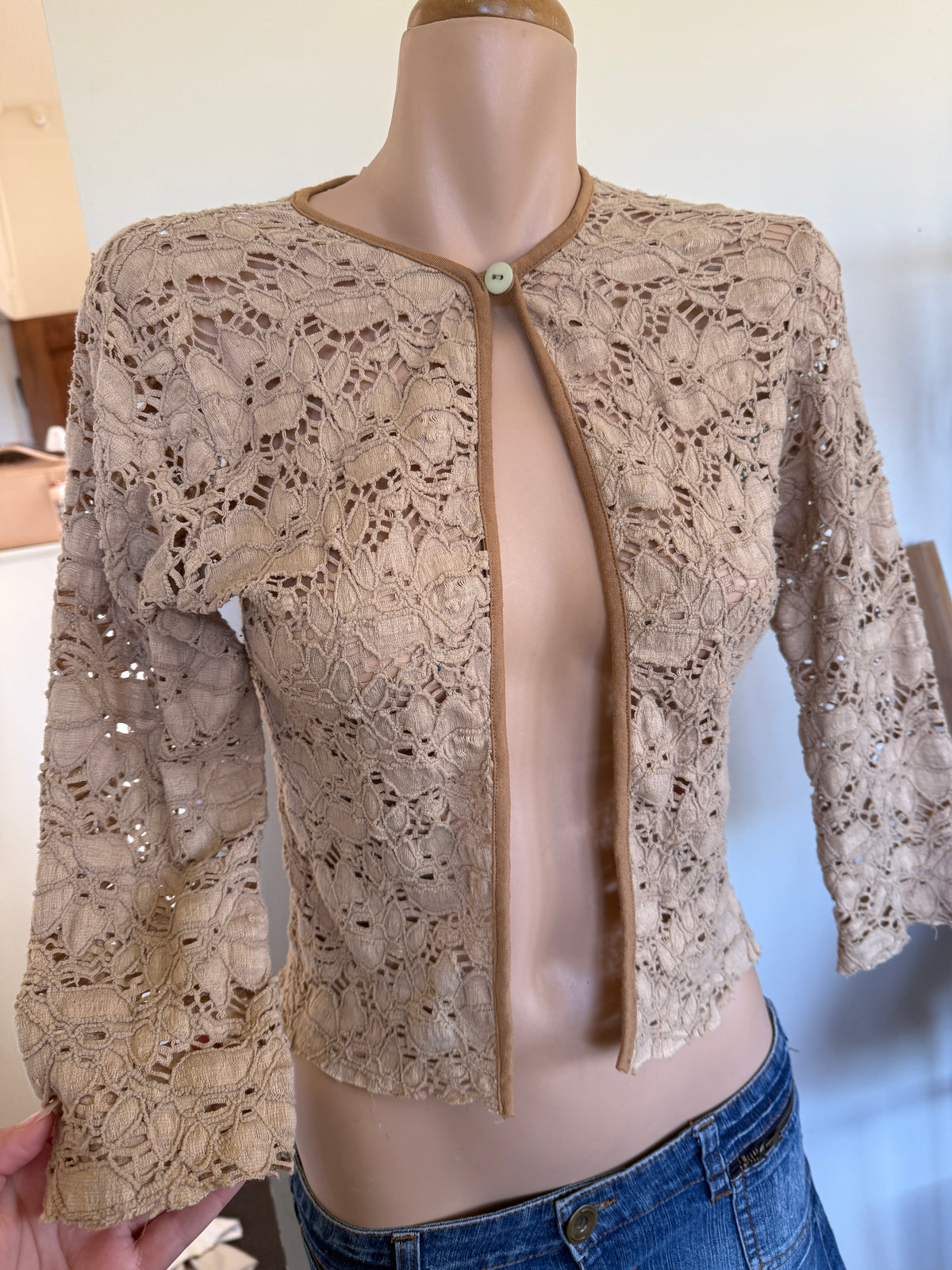 French 00's lace cardigan • Size S
