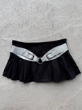Load image into Gallery viewer, 00's STR Paris pleat mini w silver belt detail • Size 8
