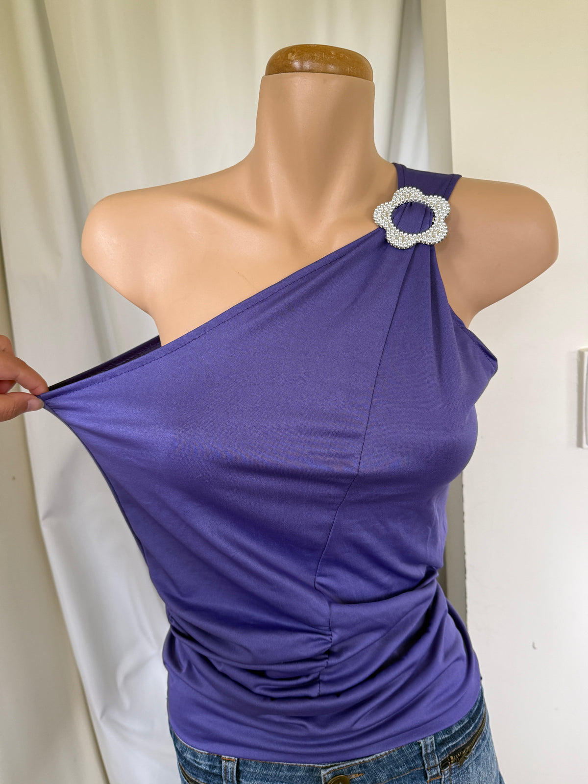 00s One shoulder top w flower decol• Size M