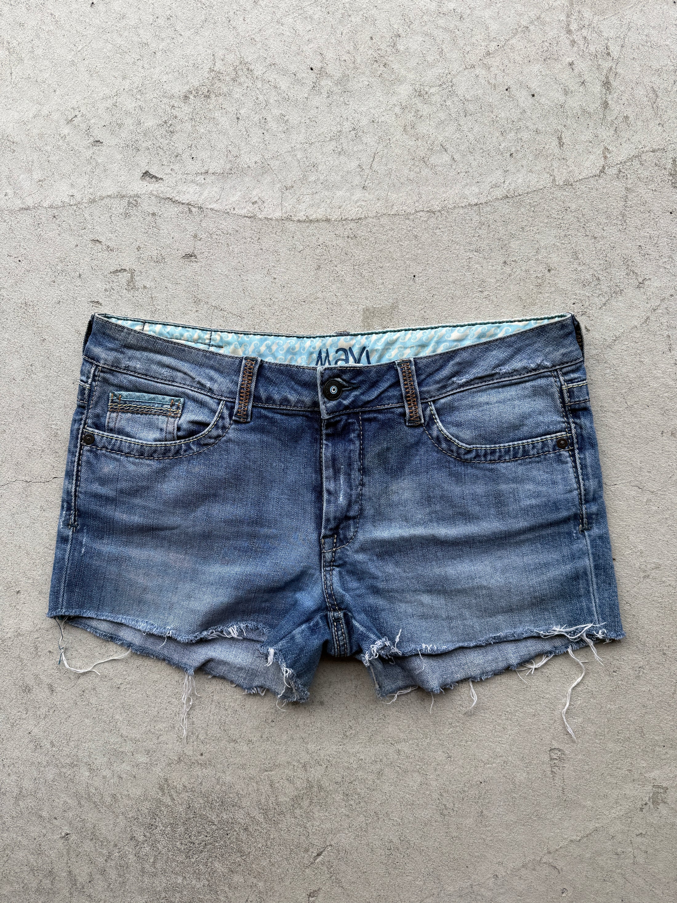 00's Raw hem Mavi denim shorts • Size 10