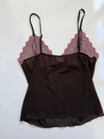 Load image into Gallery viewer, 00's Brown pink mesh embroidered cami • Size M
