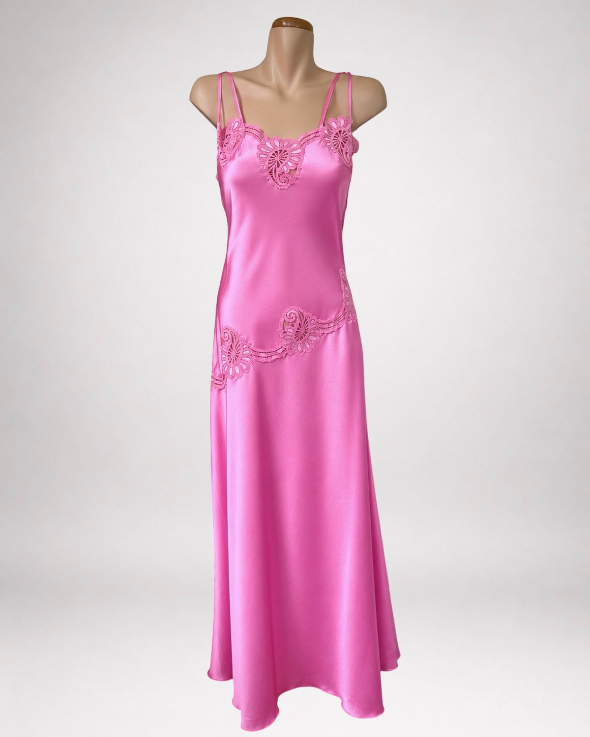 Vintage satin maxi slip w lace detail • Size M