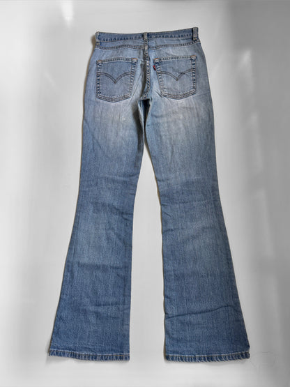 00's Levi's light-wash flared jeans • Size 8