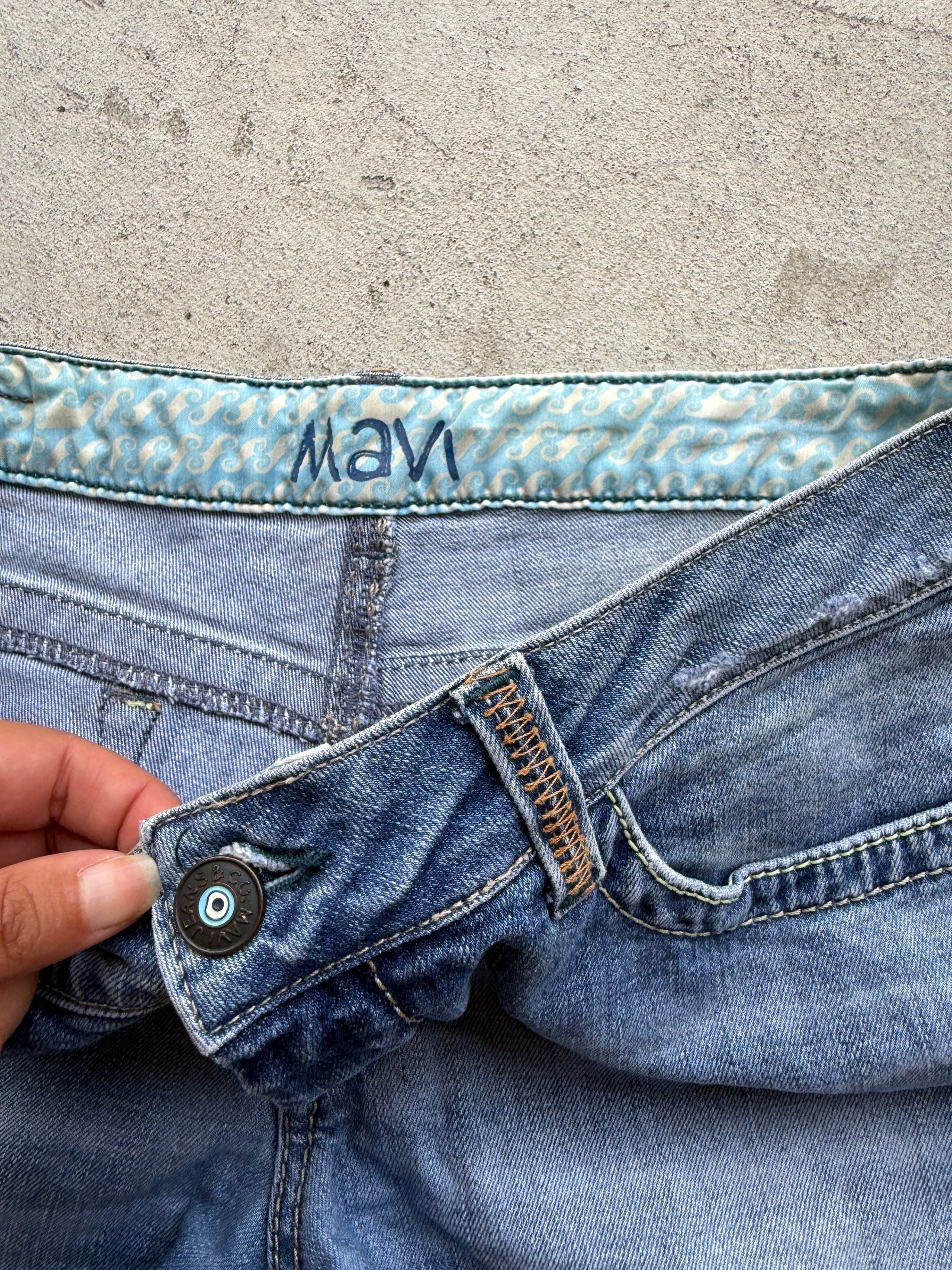 00's Raw hem Mavi denim shorts • Size 10
